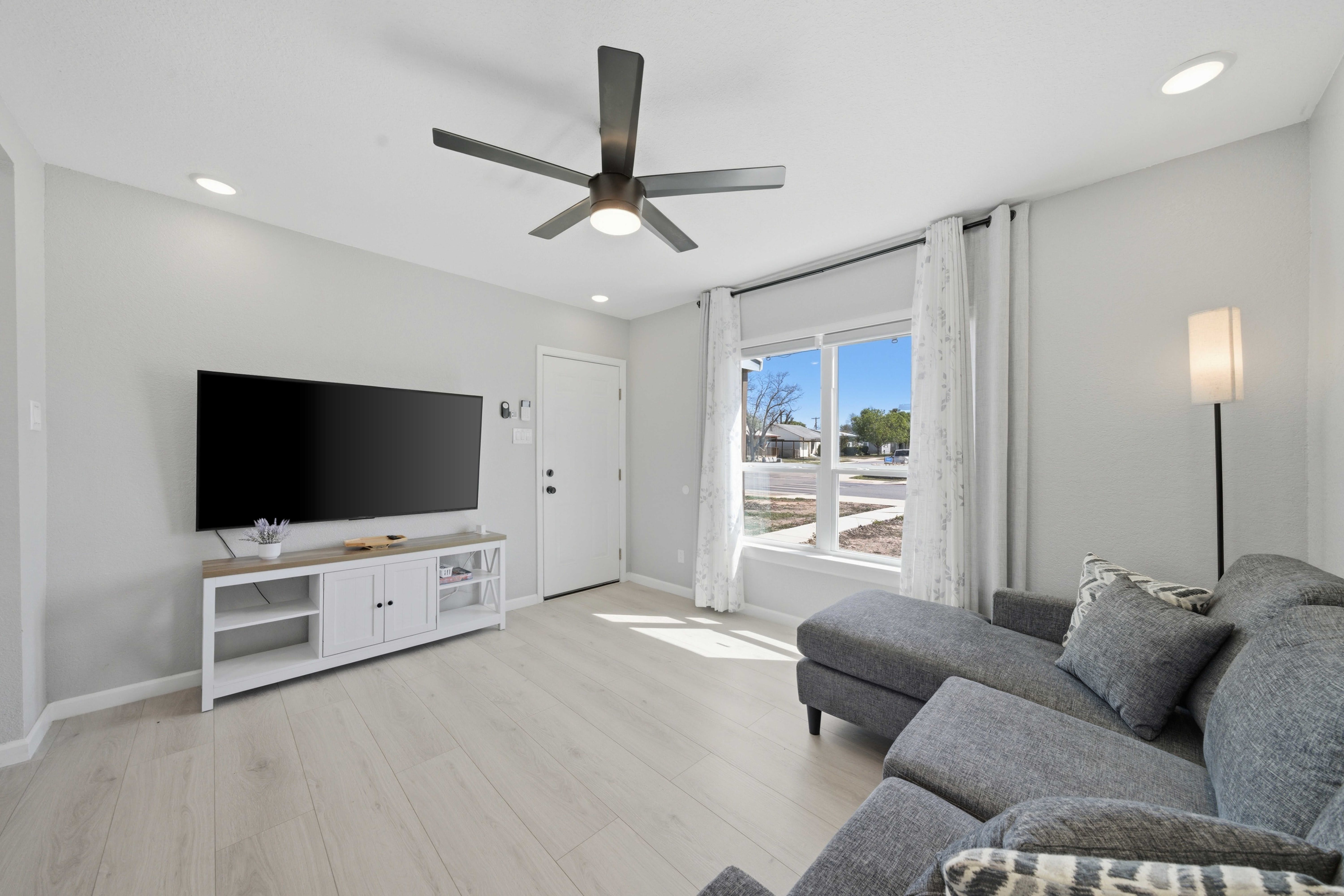 2819 South Pine Street – photo 3