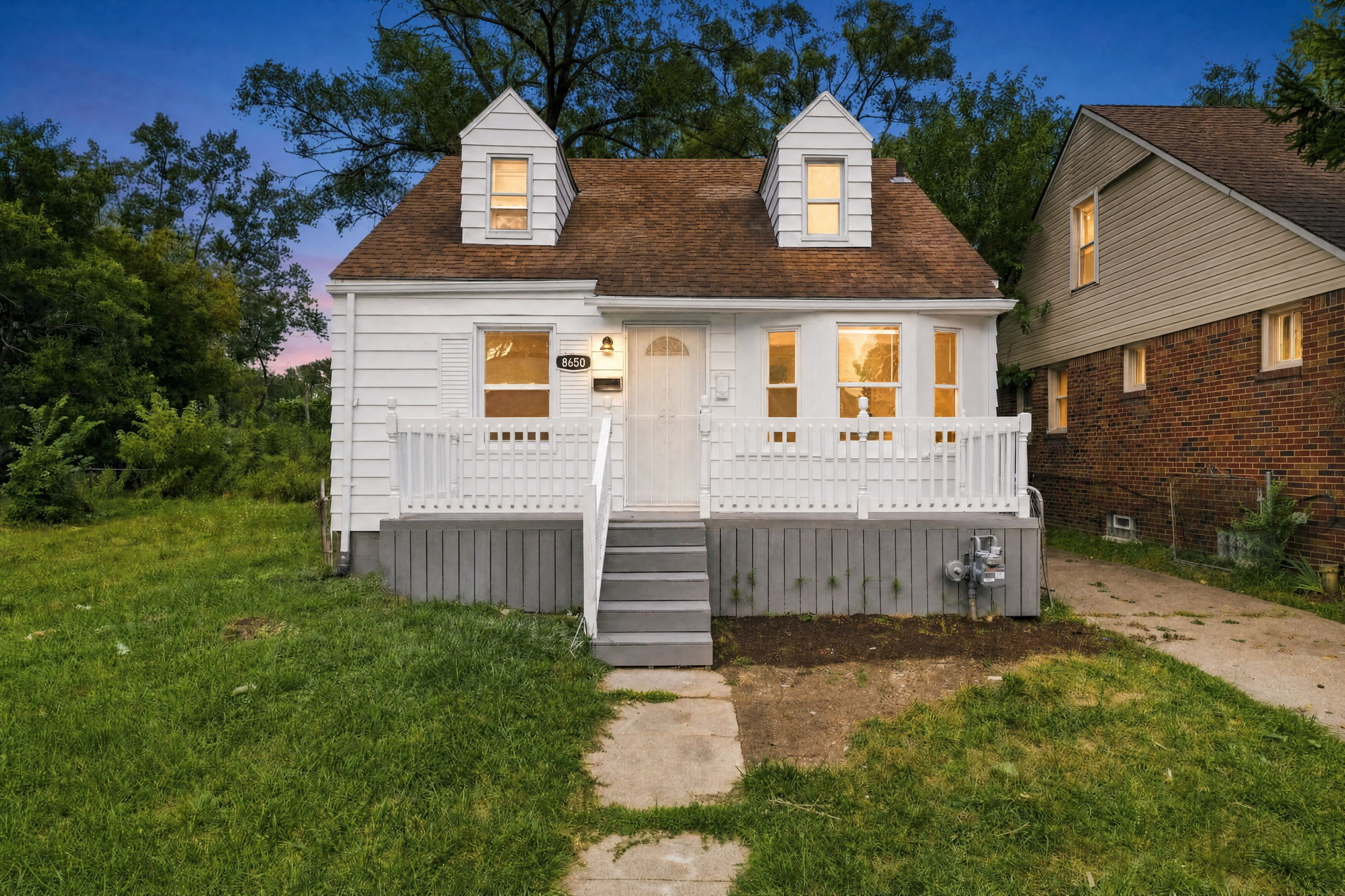 8650 Greenview Avenue – photo 1
