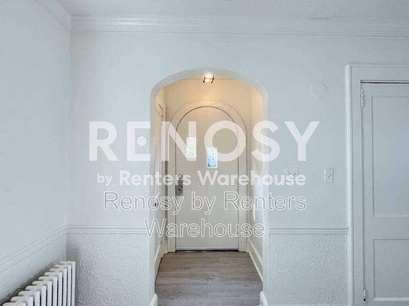 1084 Norview Avenue – photo 4