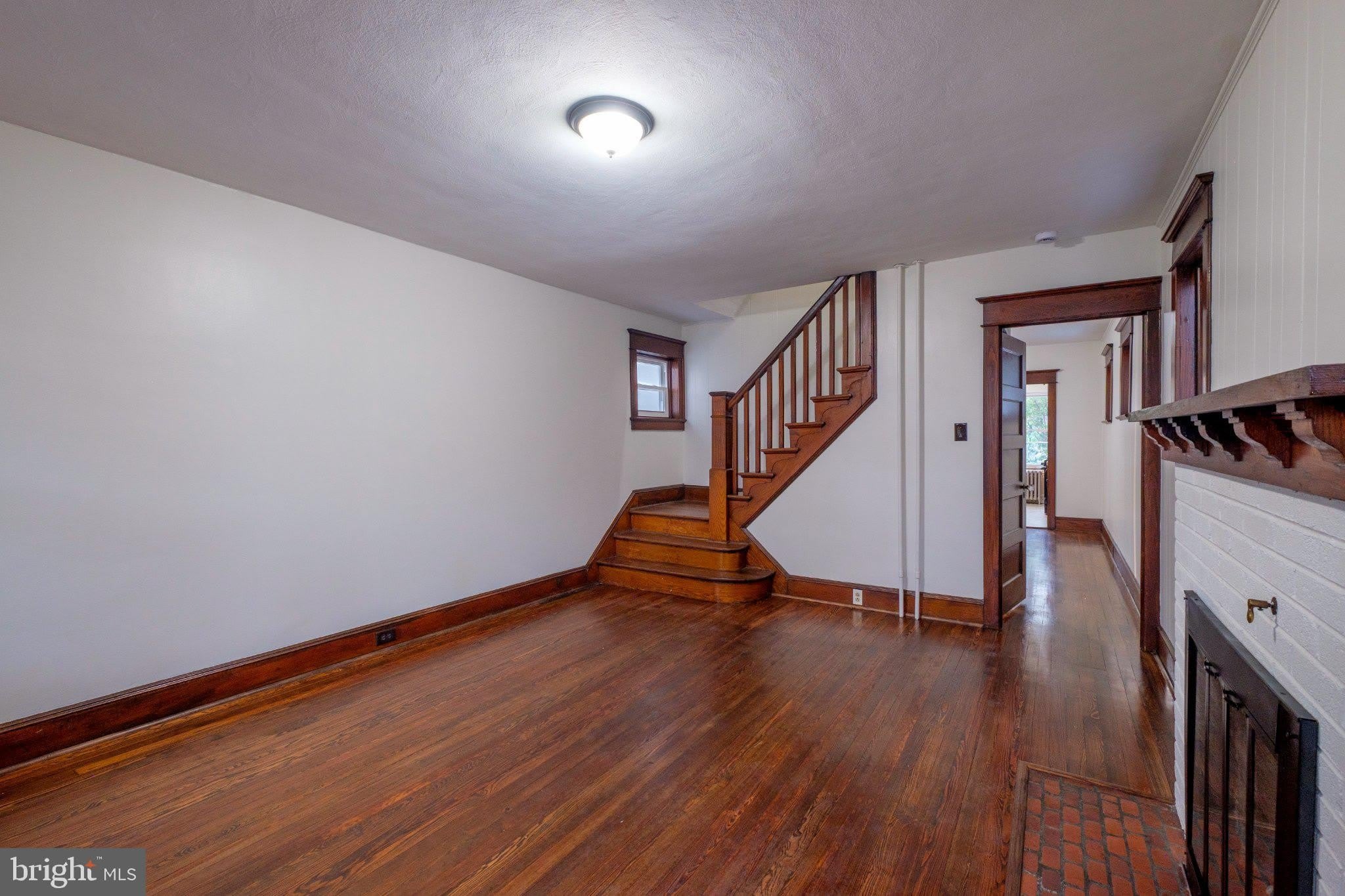 1604 HAMILTON Avenue – photo 2