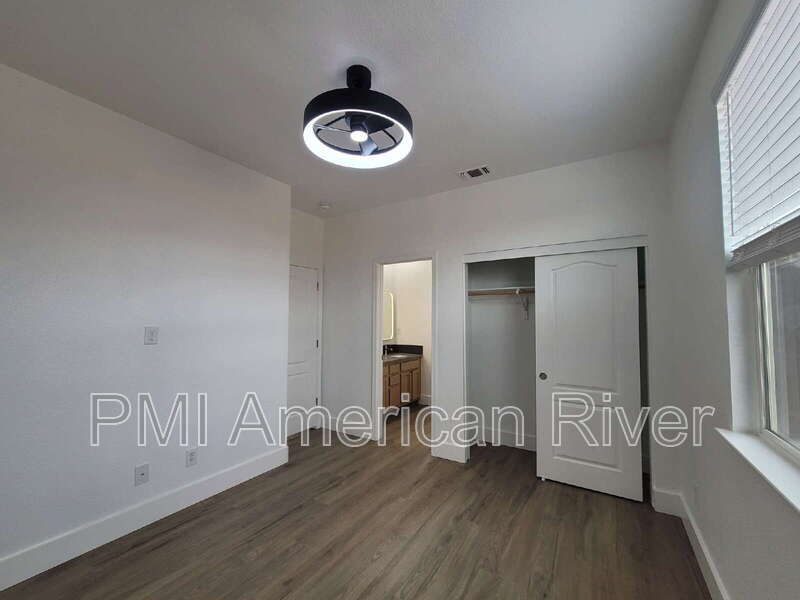 4265 Thalia Way – photo 5