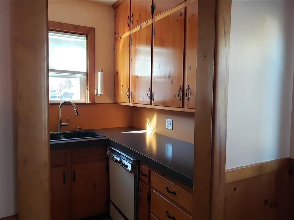 40 E Barrows Street – photo 3