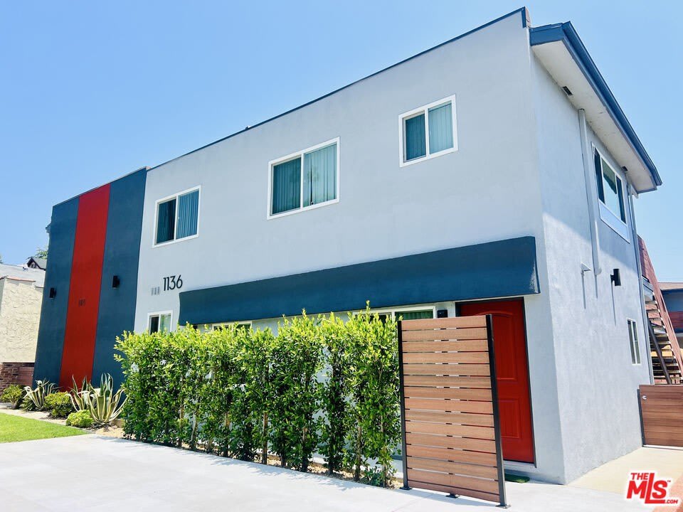 1136 SPAZIER Ave – photo 2
