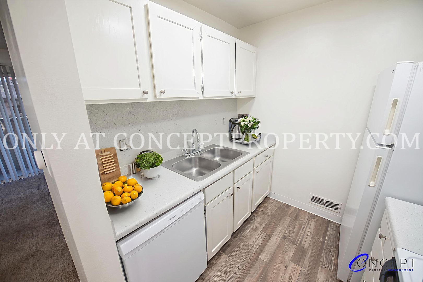 1599 Foothill Drive – photo 5