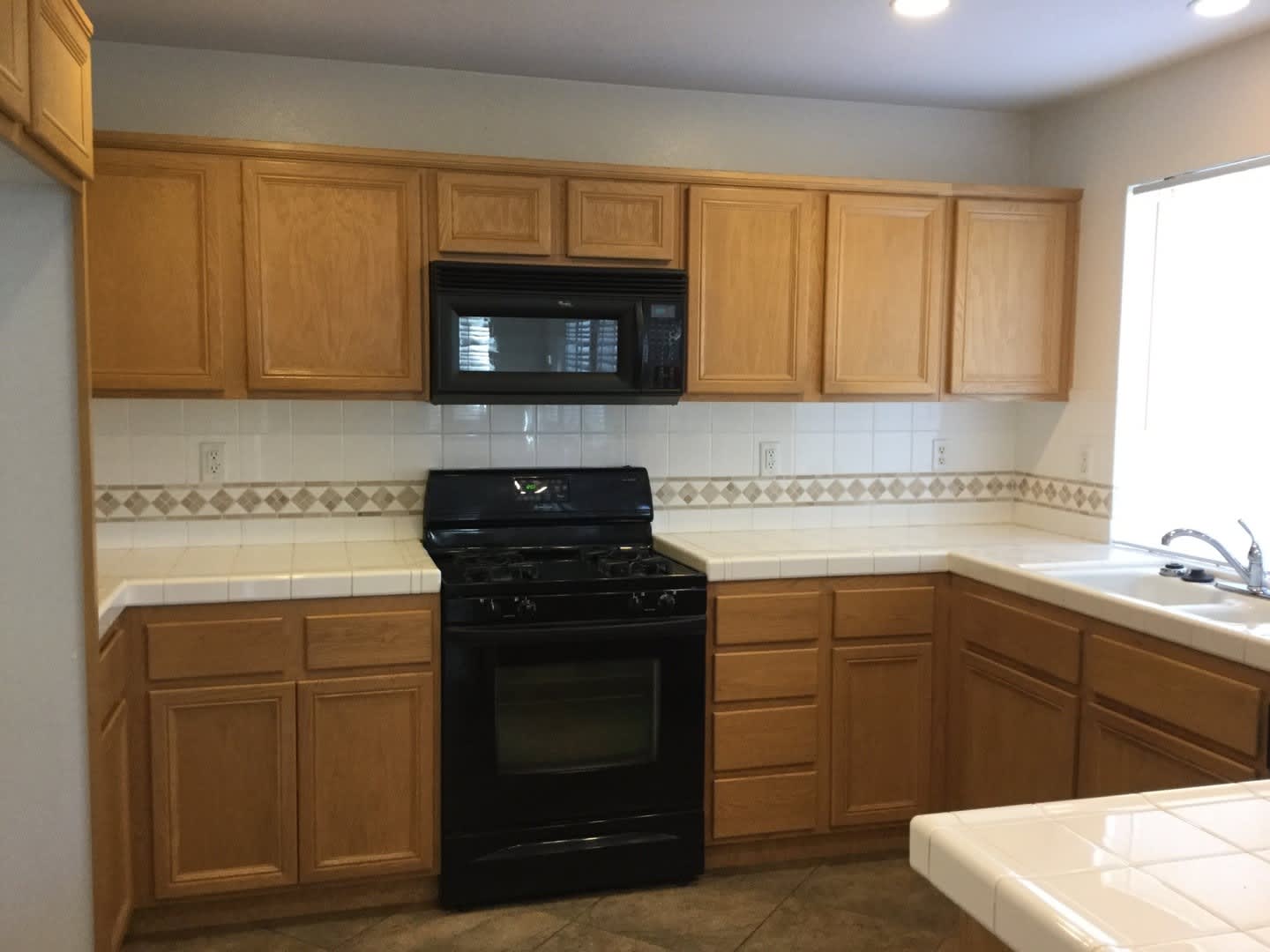 3 Bedroom 2 Bathroom Home in Corona – photo 4