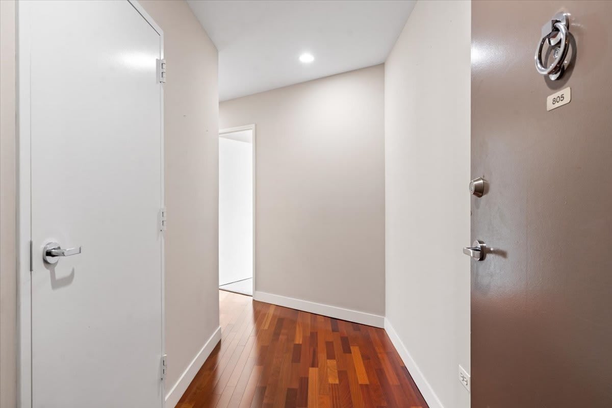510 W Erie Street – photo 4