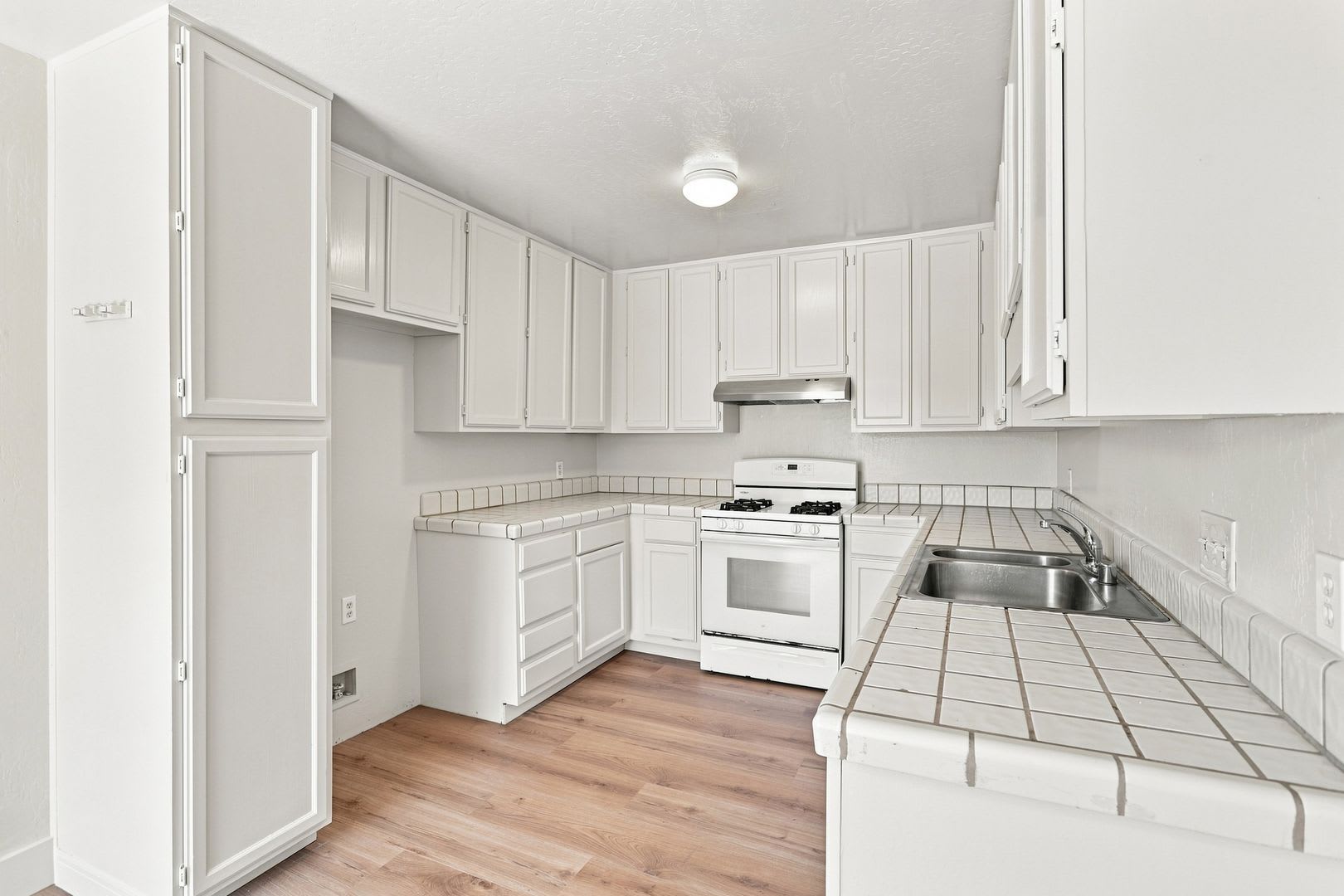 Updated Single Story Condominium – photo 4