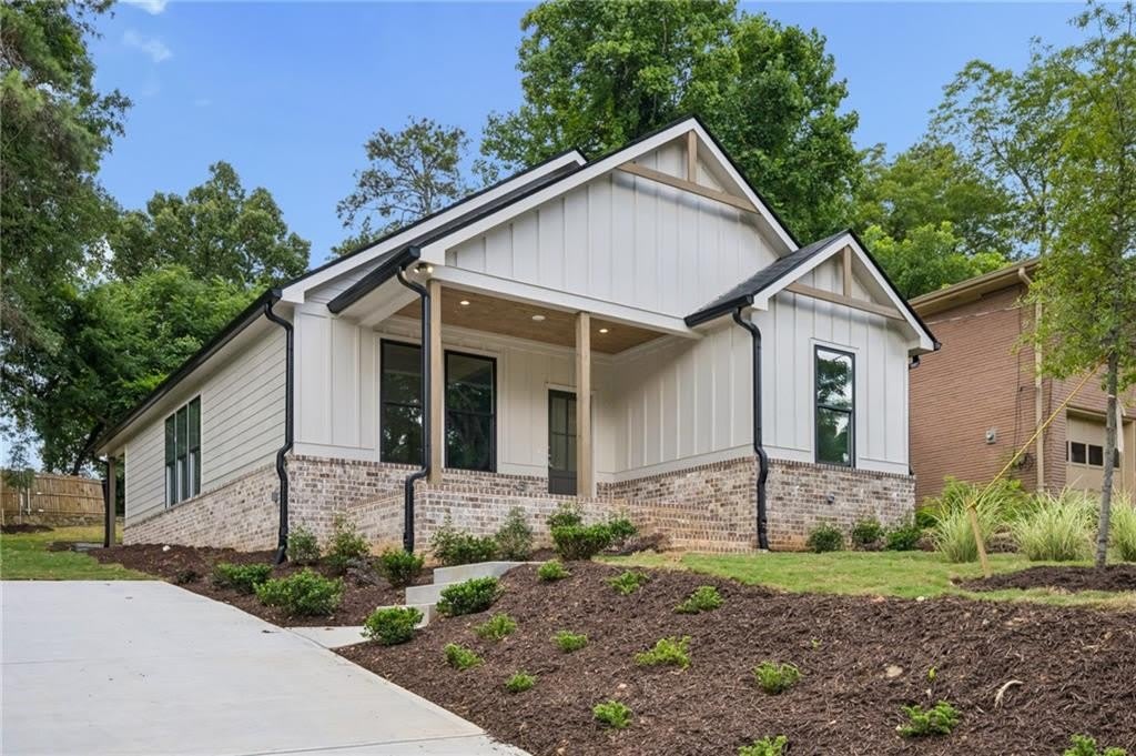 2050 Morehouse Drive NW – photo 4