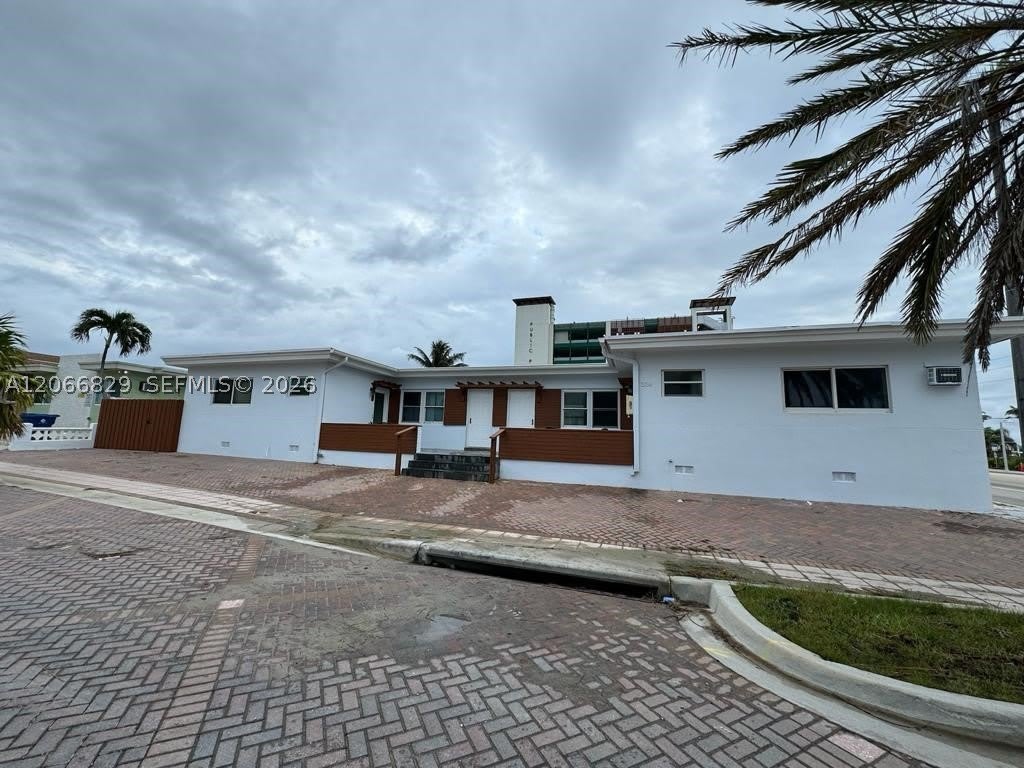 338 Roosevelt St – photo 1