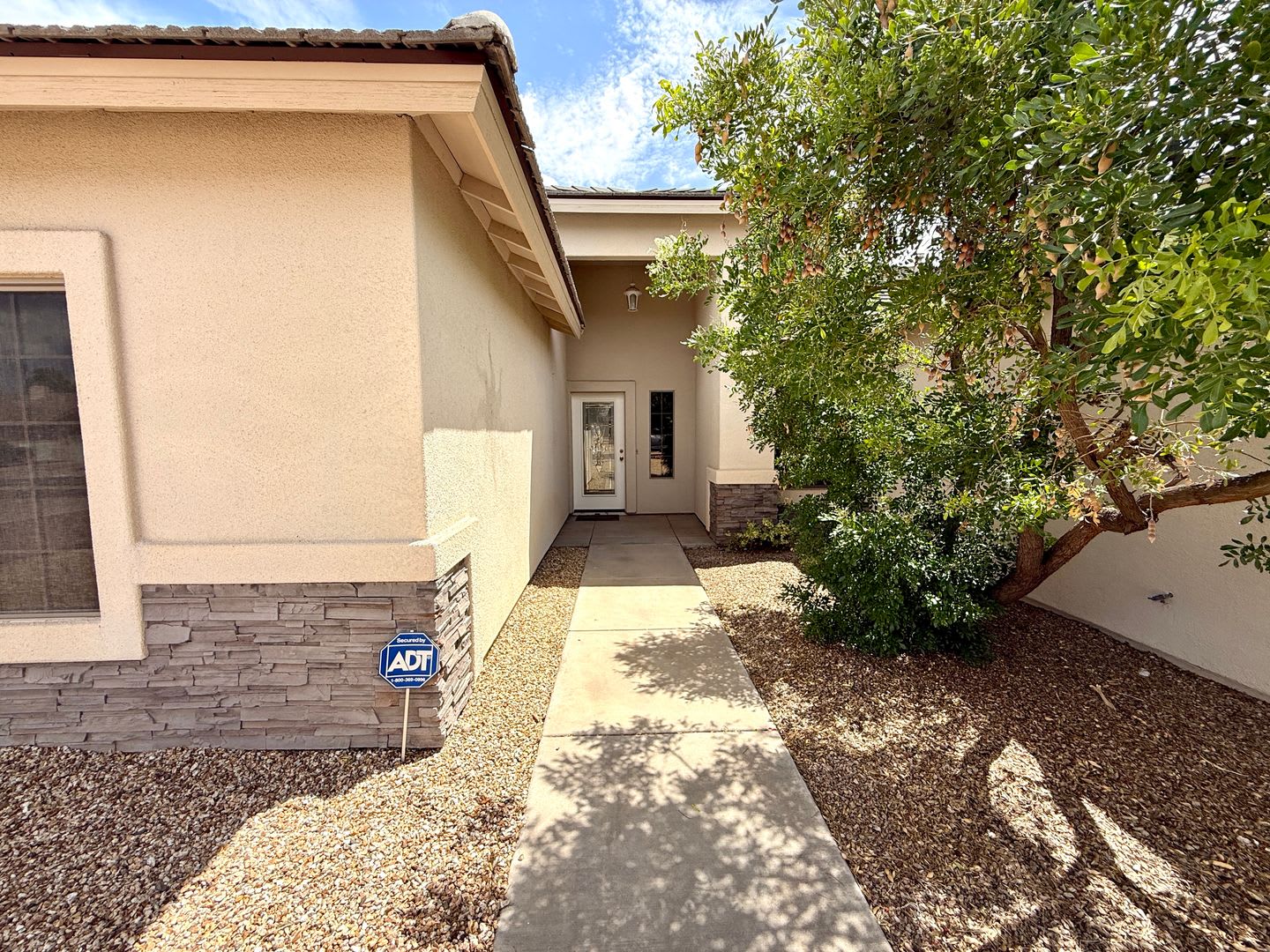 Beautiful 4 Bedroom Home With 3 Car Garage Hualapai Mountain Views In Walleck Ranch – photo 5