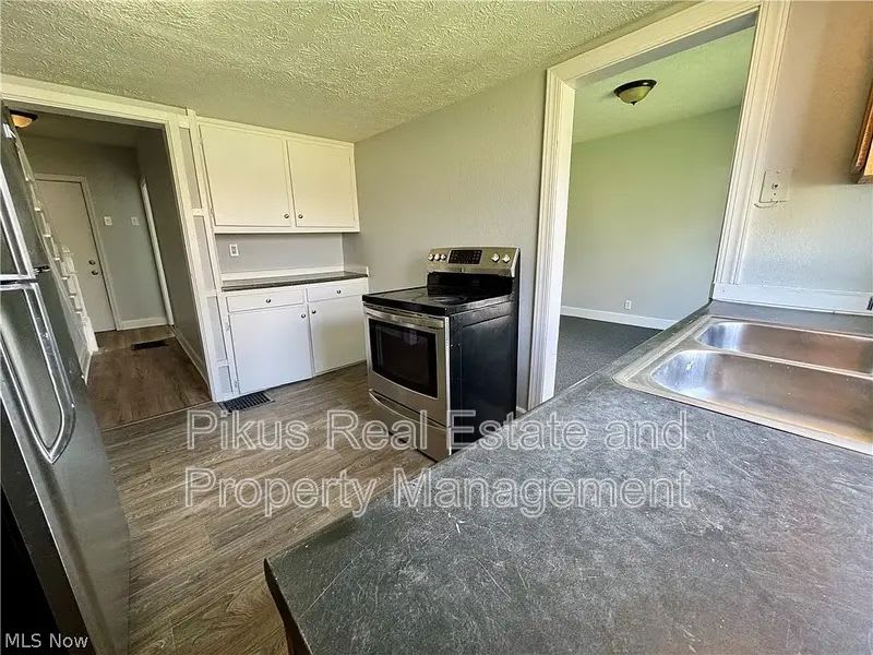 1217 Shriver Avenue NE – photo 3