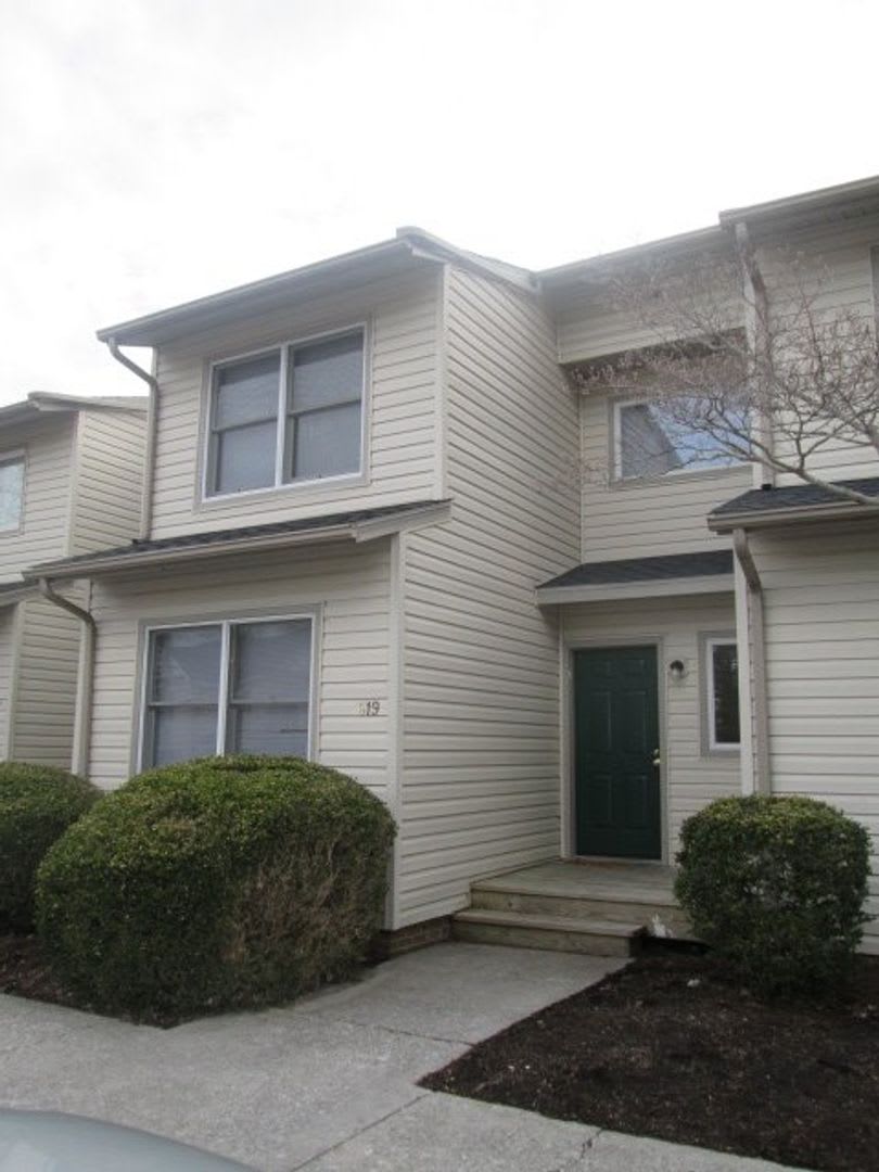 4 Bedroom 2.5 Bath Townhouse – photo 1