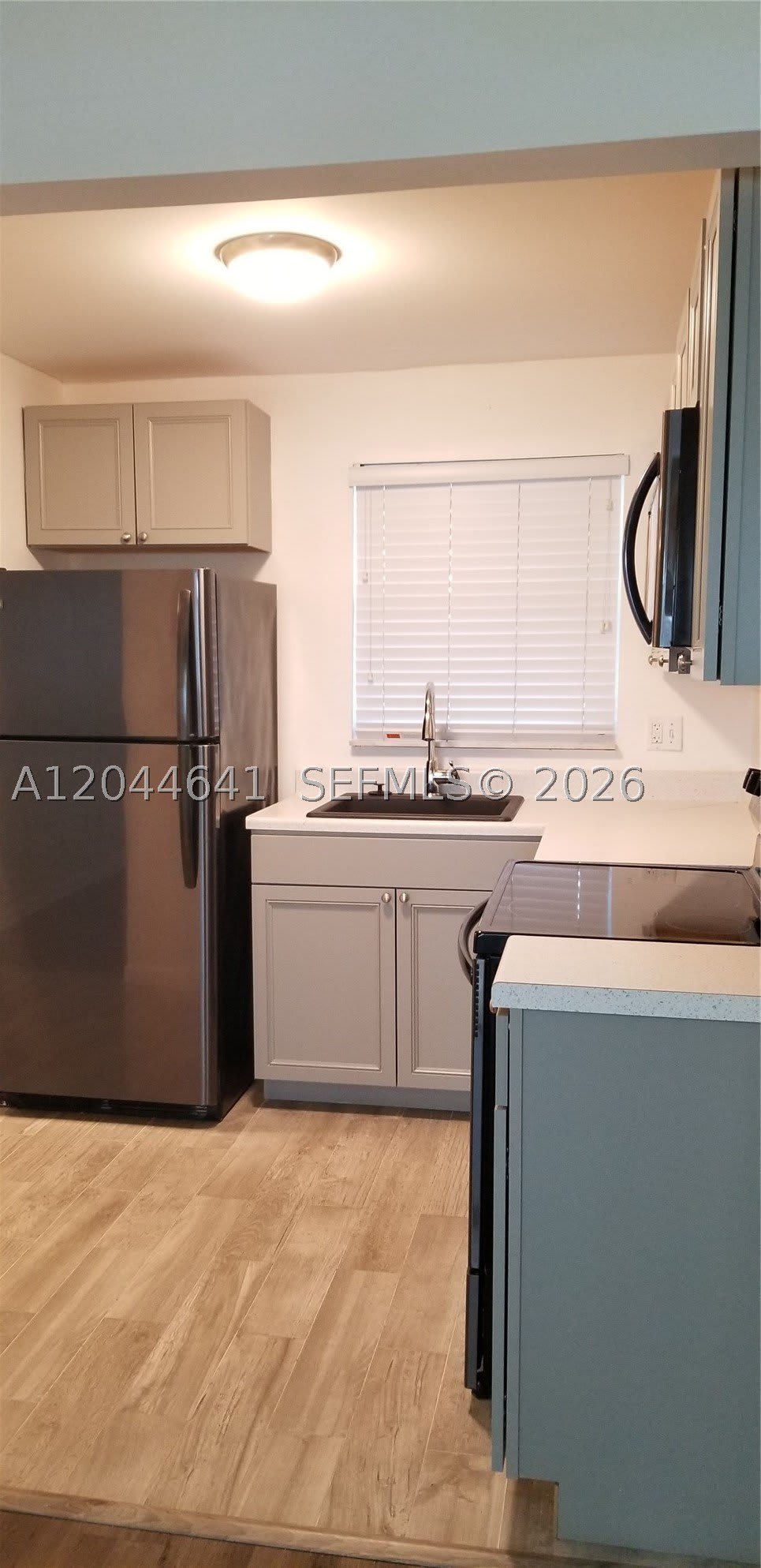 8130 Sunrise Lakes Blvd – photo 4