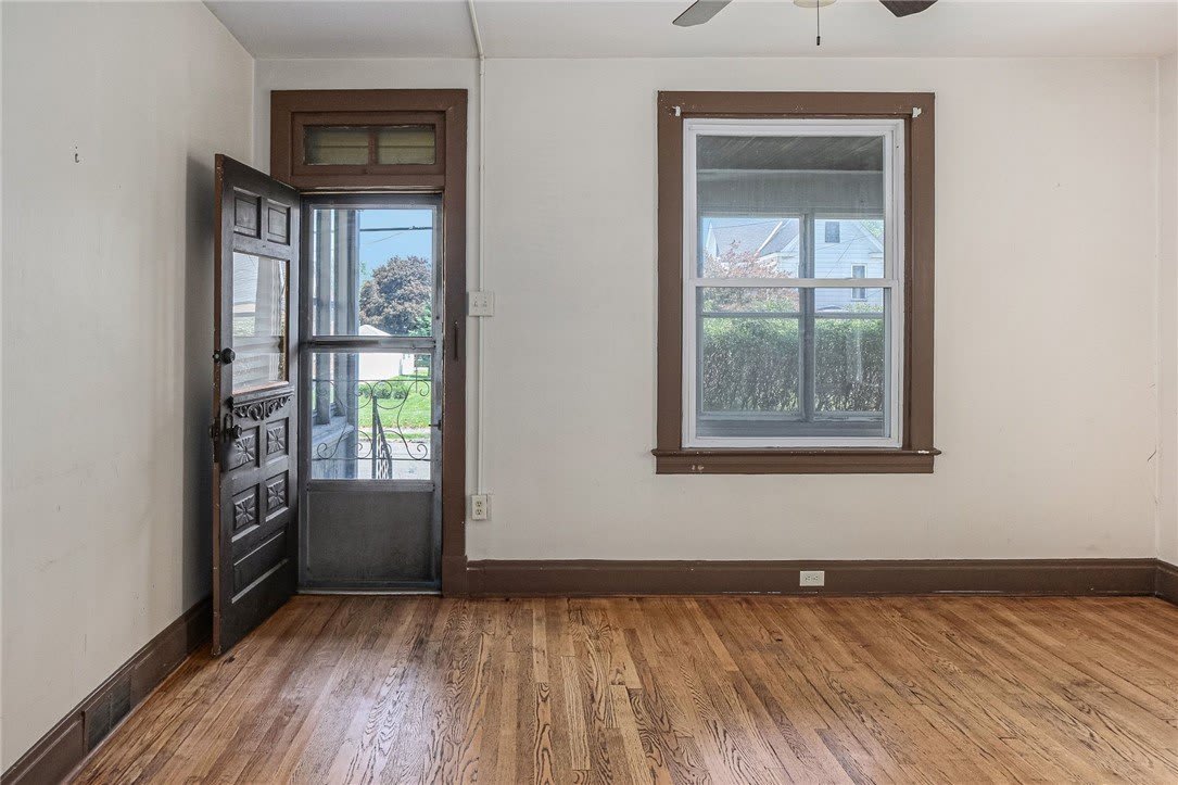 4727 5Th Ave – photo 3