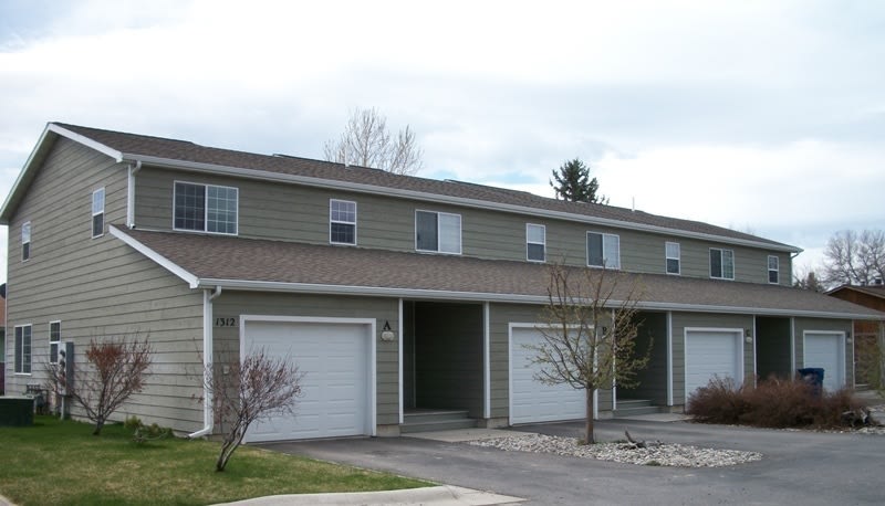 2 Bedroom, 1 1/2 Bathroom Townhouse-Walking distance to MSU Campus – photo 2