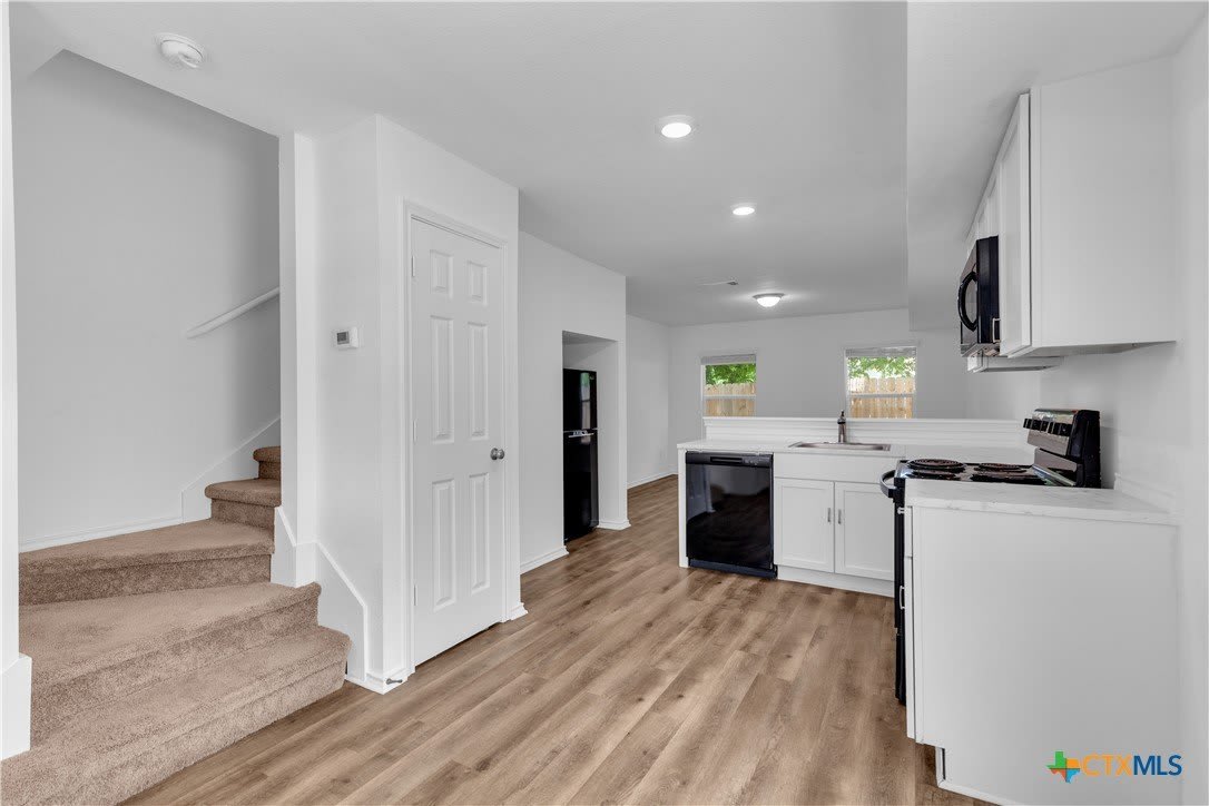 350 Debus Drive – photo 5