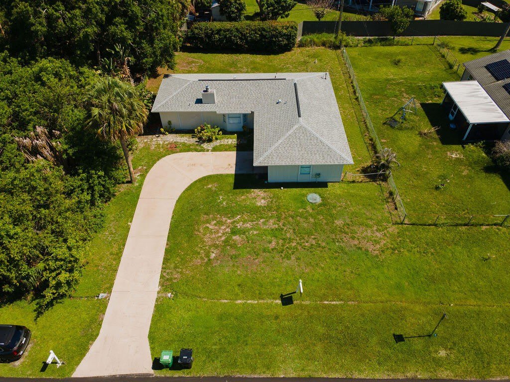 1242 SW PARMA Avenue – photo 1