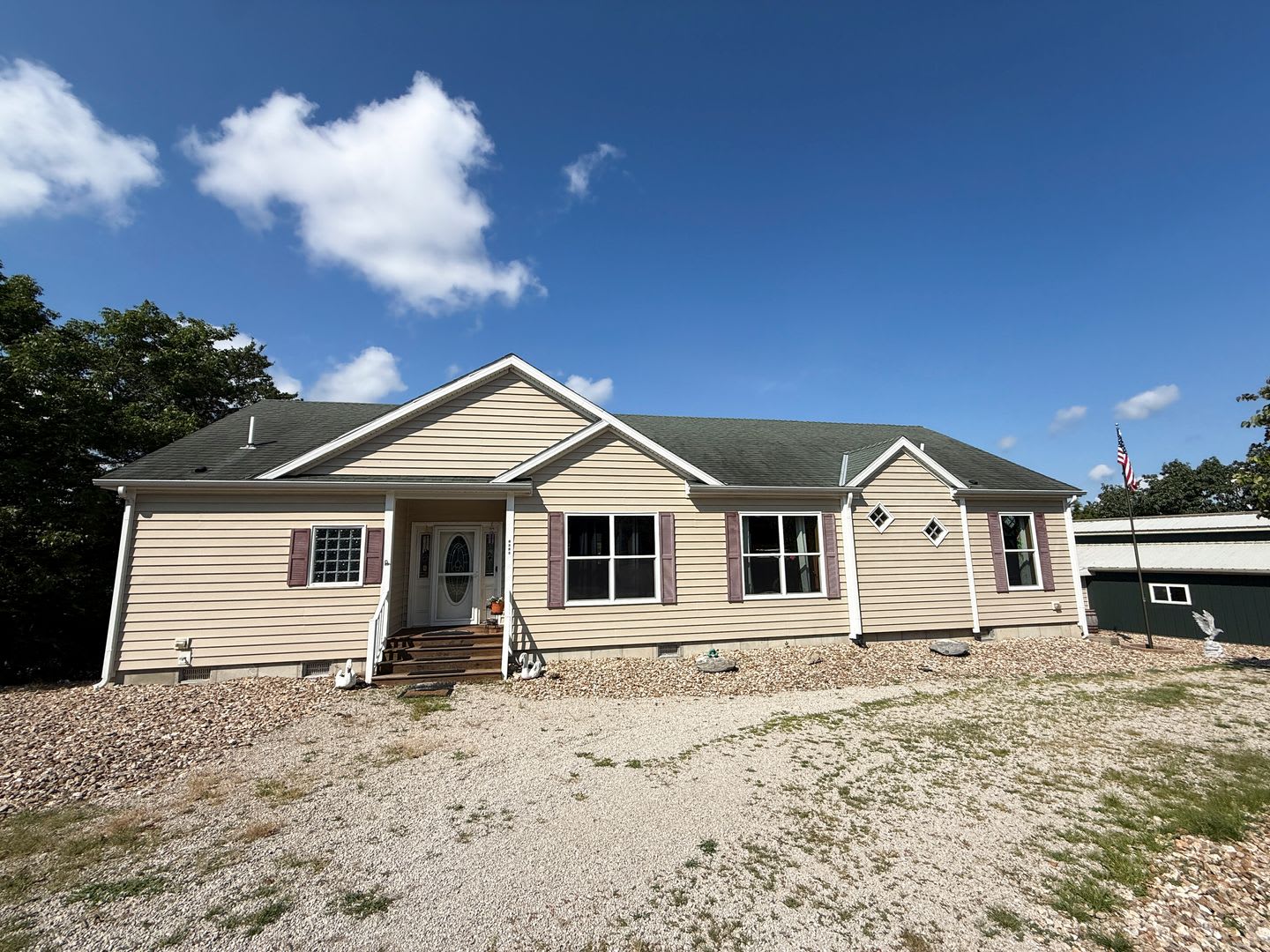 Fully Furnished Lakefront Home with Private Dock – photo 1