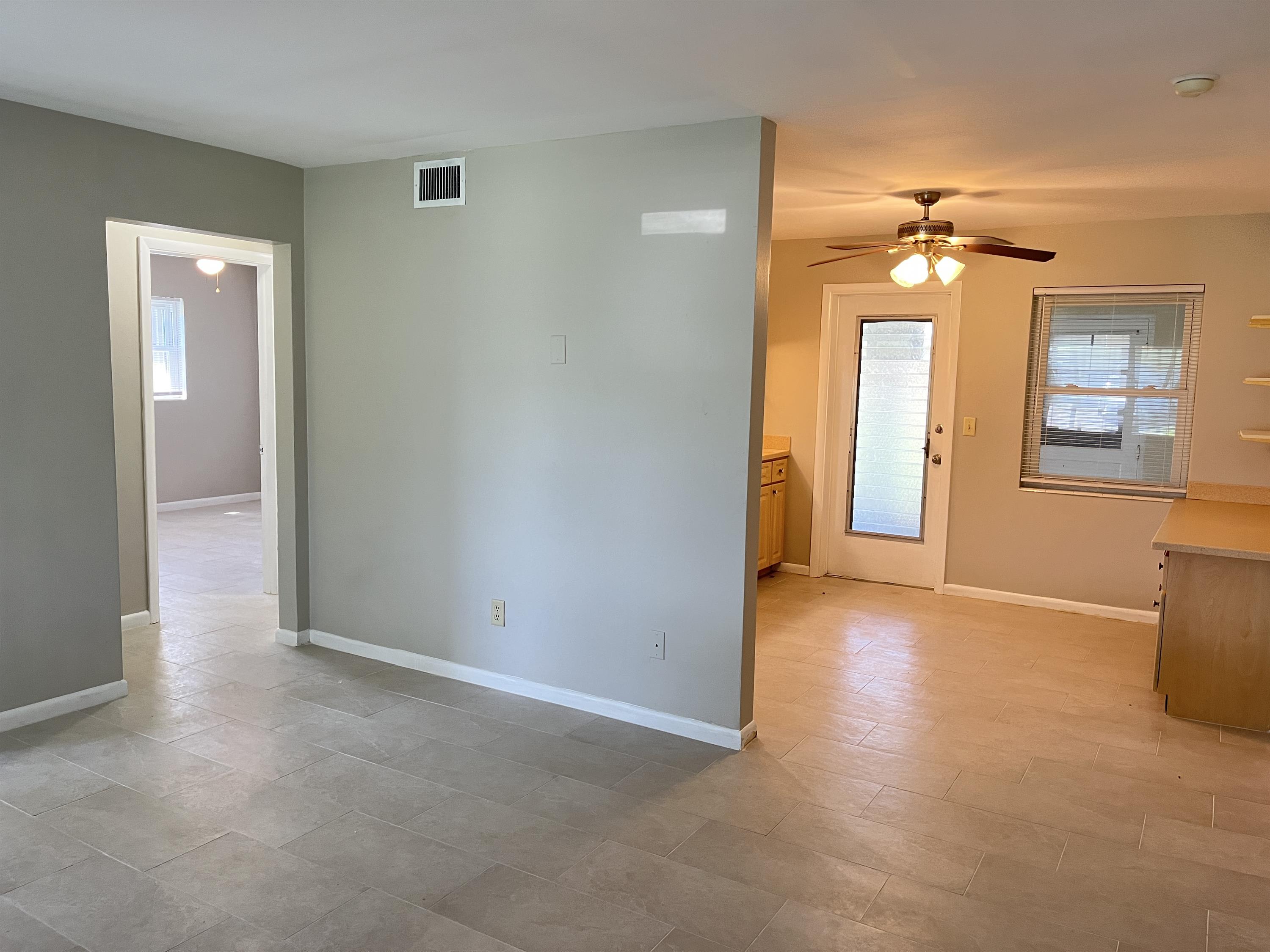 4620 SE 4th Pl – photo 1