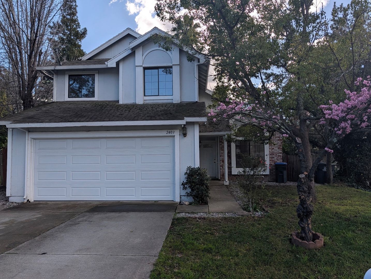 Two Story House Near The 80 Freeway – photo 2