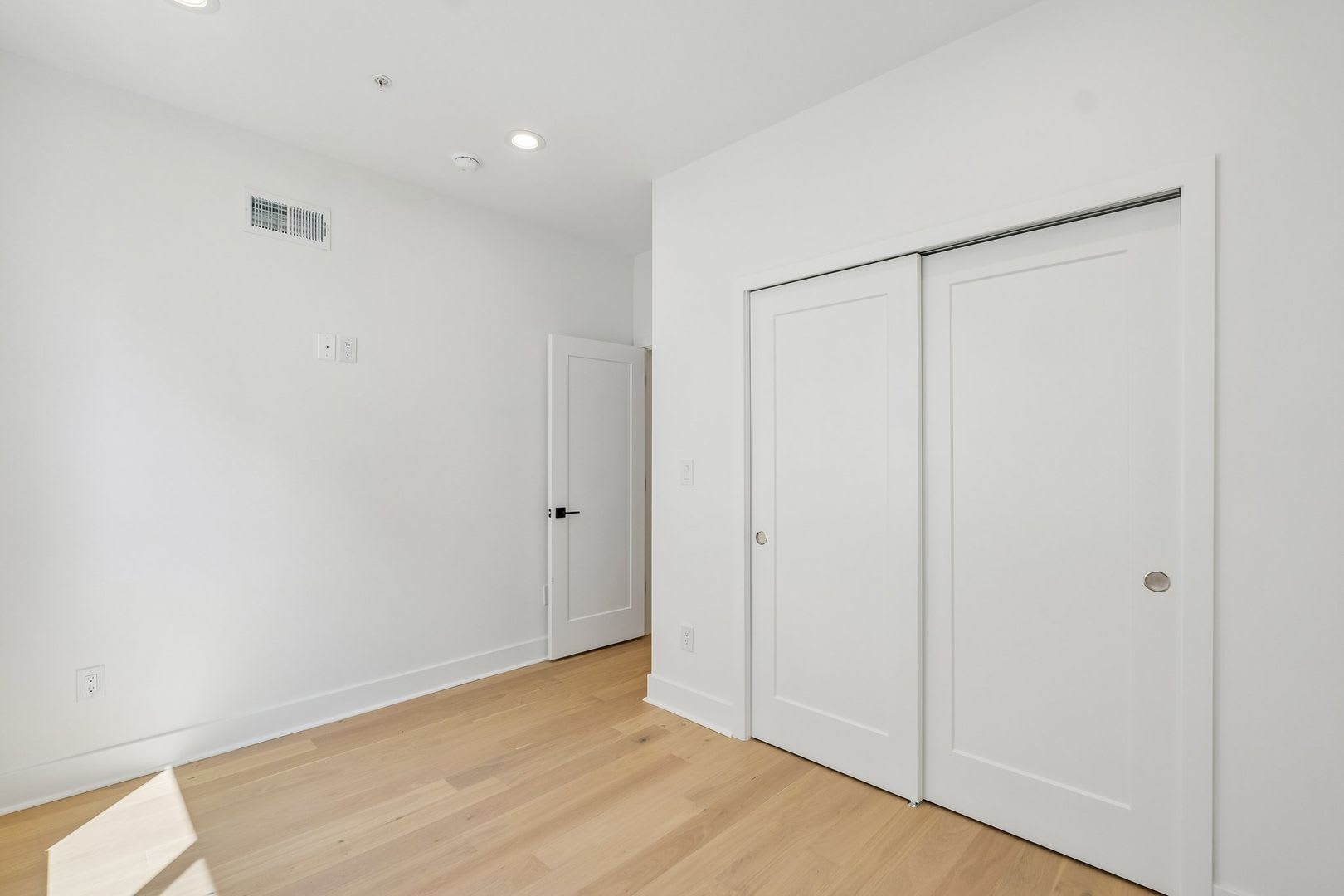 Luxury New Construction Townhome – photo 5