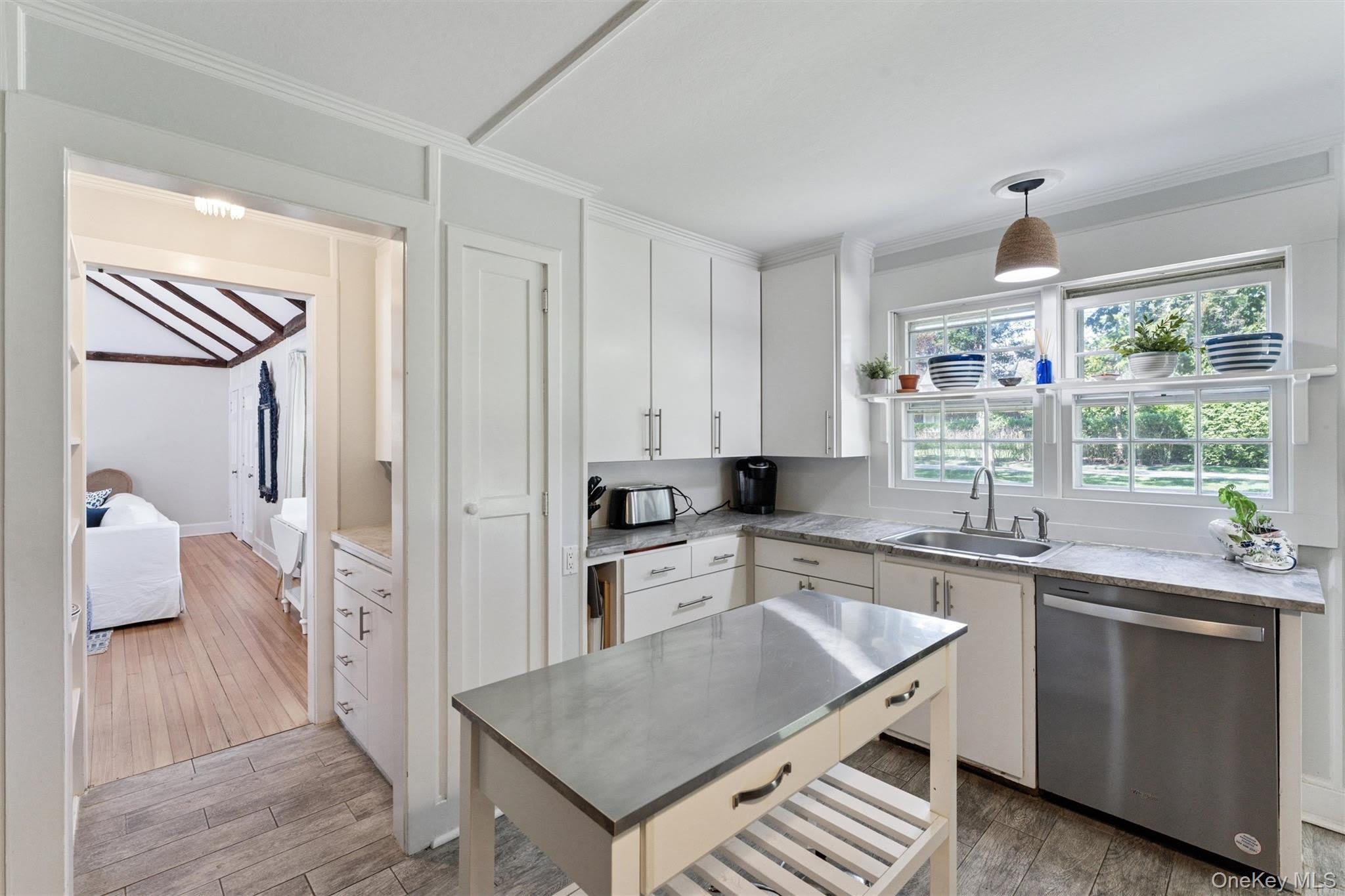 35 Sheppard Street – photo 4