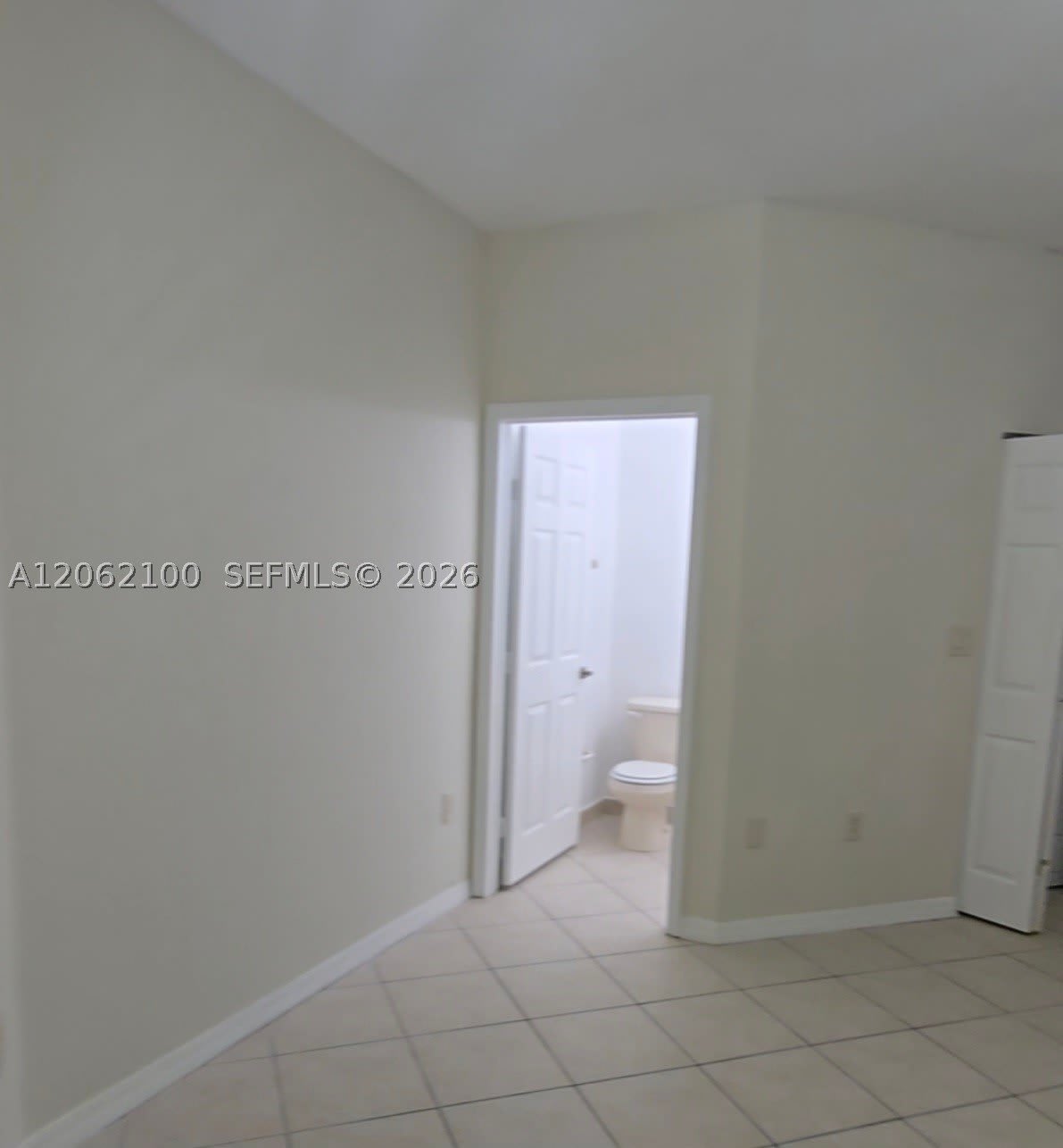 4917 SW 141st Ave – photo 2