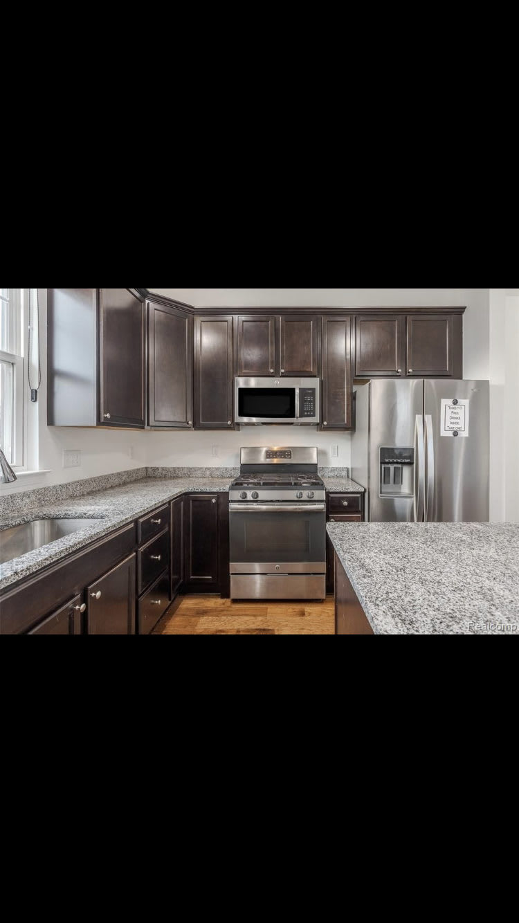 4585 Bradley Circle – photo 5