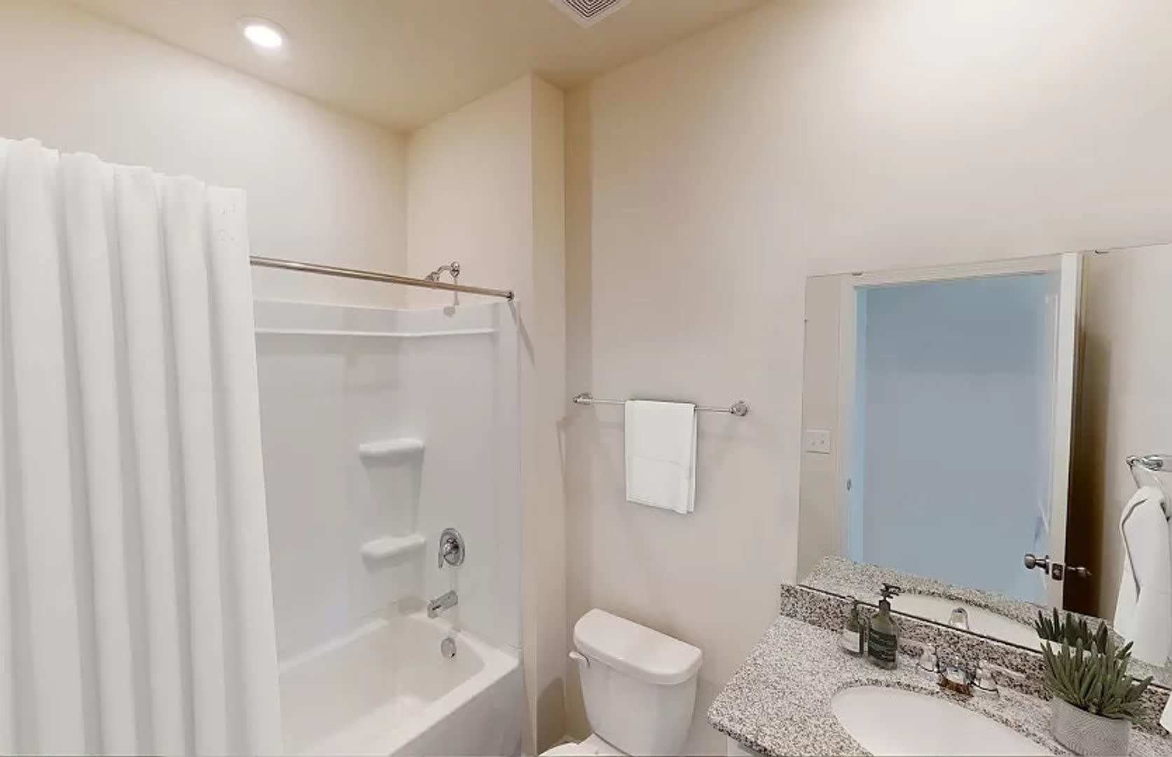 Room for Rent in 5 Bedroom Home at Justice Union Ct – photo 3