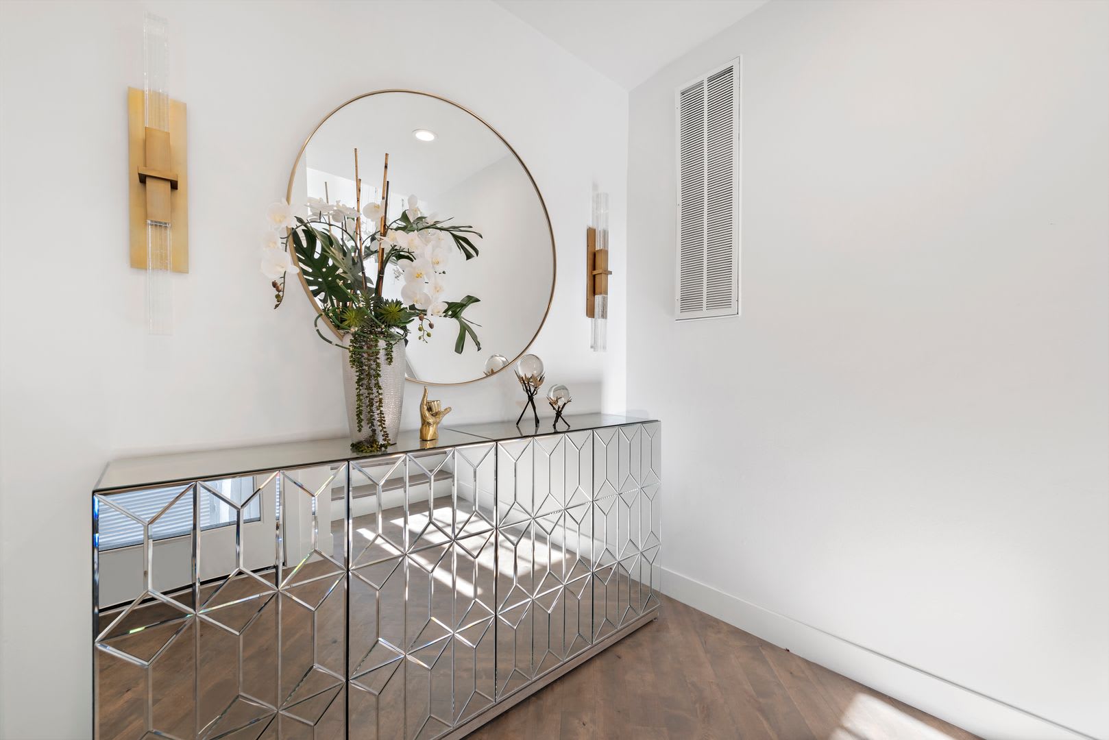 Beautifully Renovated Hollywood Hills House – photo 4