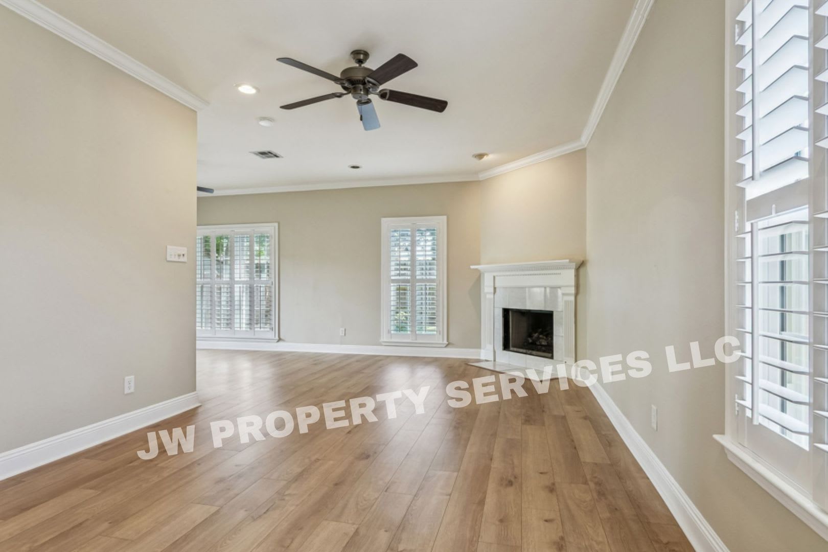 New Spacious Cozy 4 Bedroom Home – photo 3