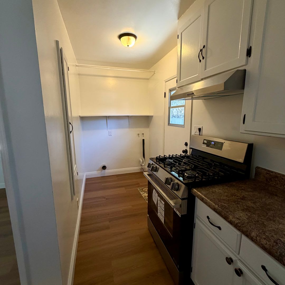 Charming 2-Bedroom Home in a Quiet Reseda Cul-de-Sac – photo 4