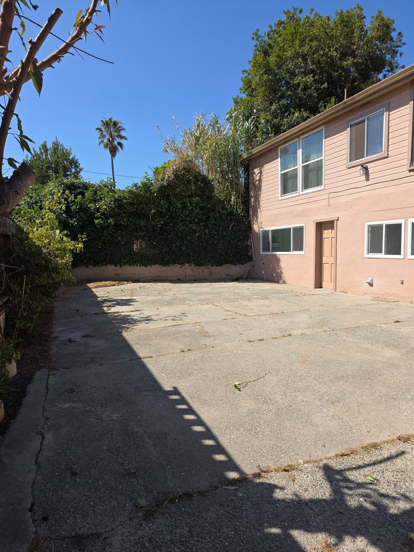 23 Broadis St – photo 3
