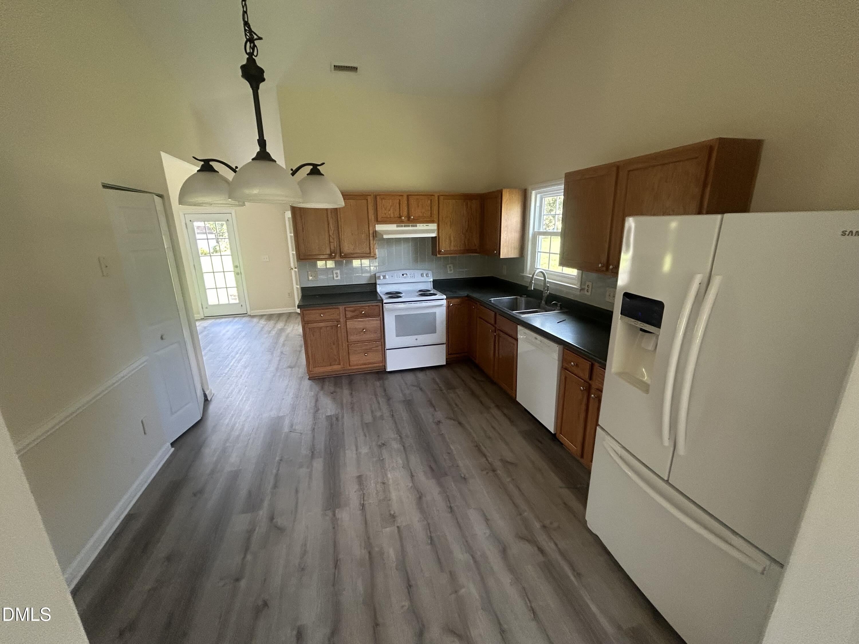 7313 Fribourg Court – photo 4