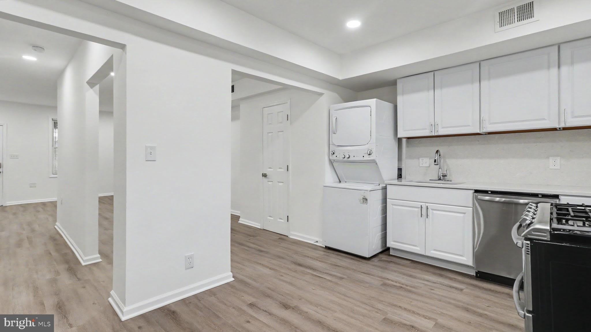 1028 KENYON Street NW – photo 3