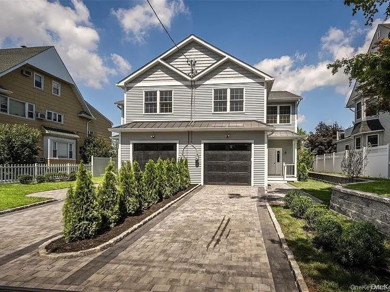 201 Elm Street – photo 1