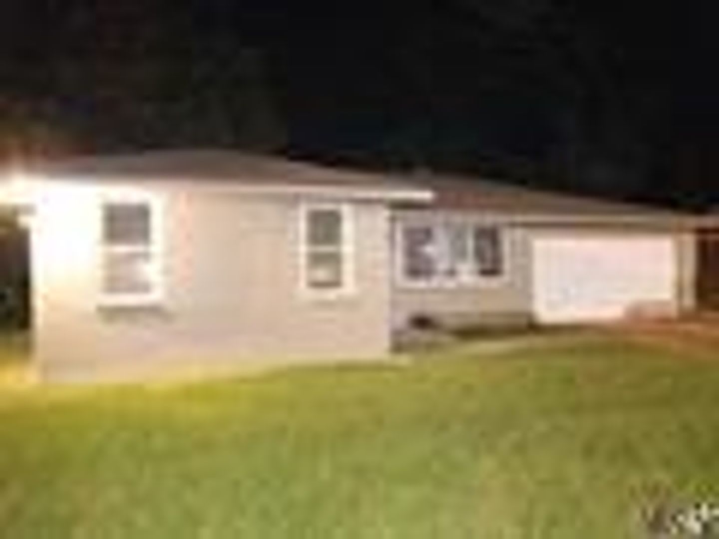 3 bedrooms 2 baths – photo 3