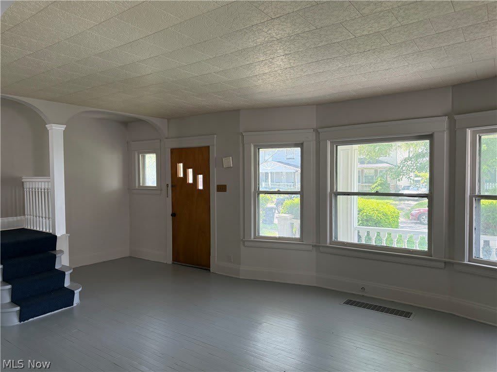 9409 Kempton Avenue – photo 2
