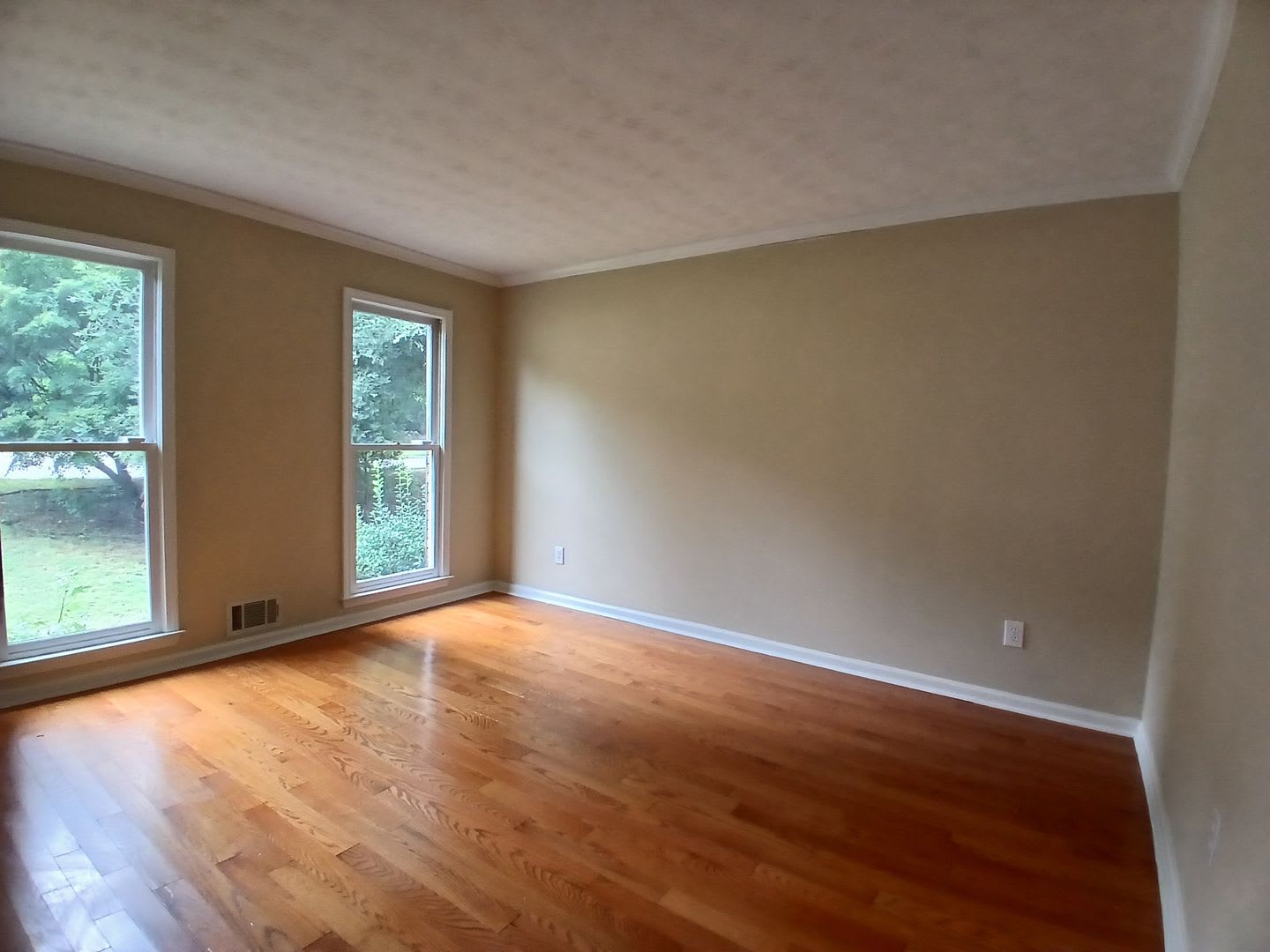 WAIT… THERE’S A WHOLE FINISHED BASEMENT DOWNSTAIRS! – photo 4