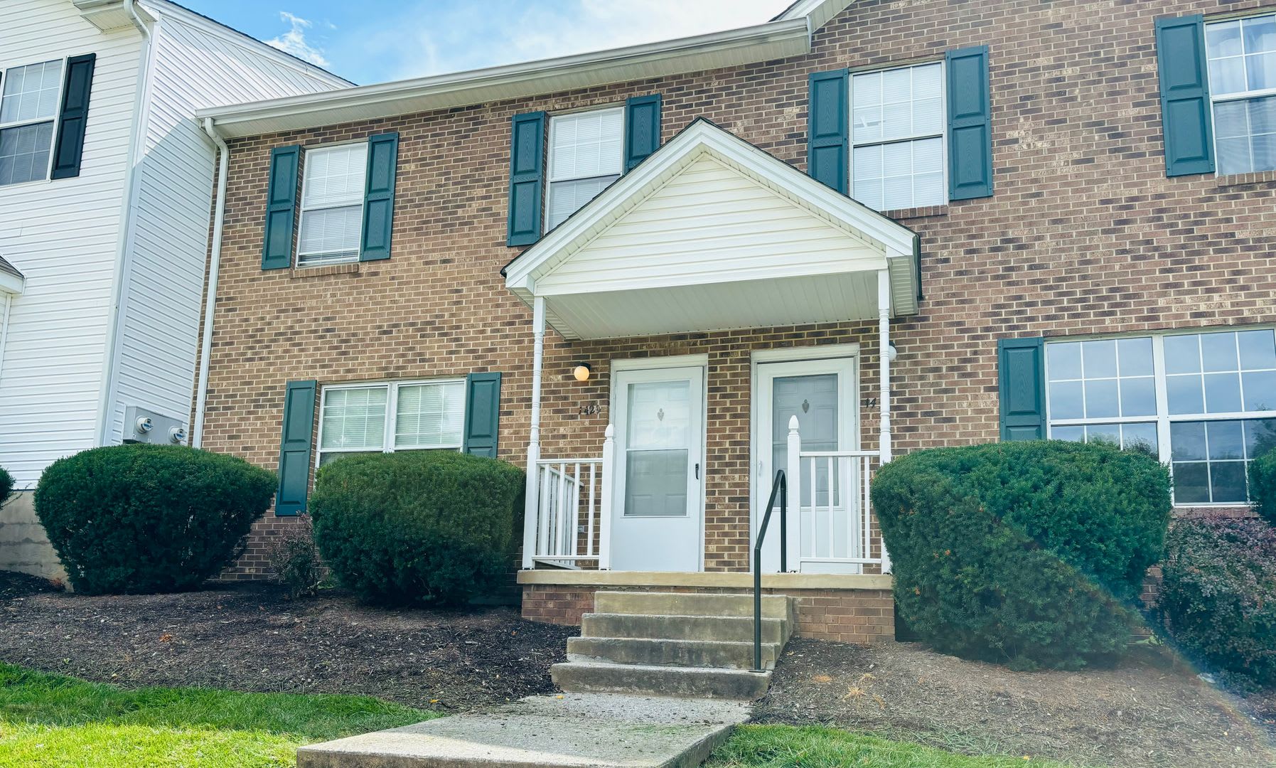 4 Bedroom 2.5 Bath Townhouse – photo 1
