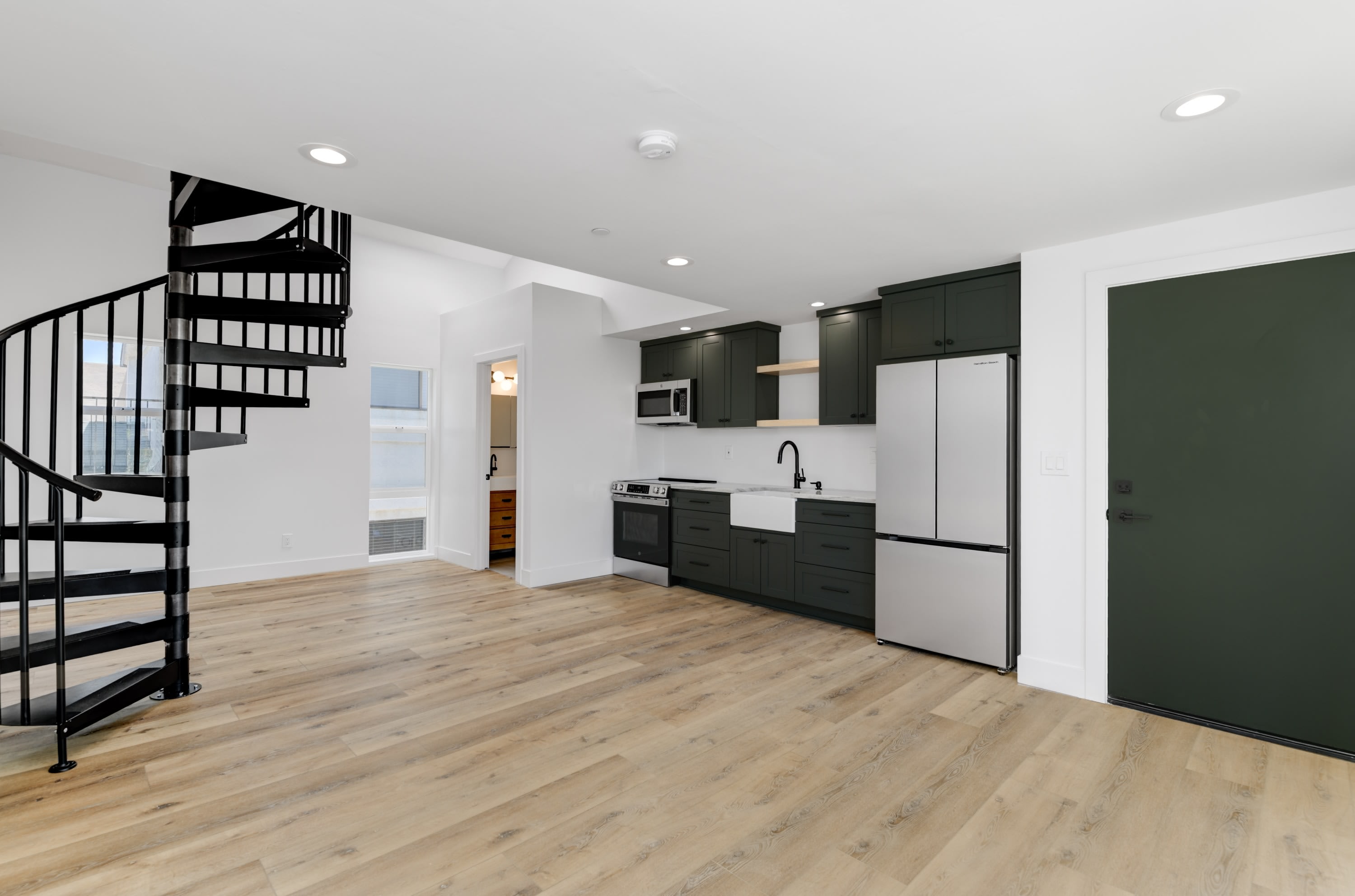 3010 Suncrest DriveD – photo 2