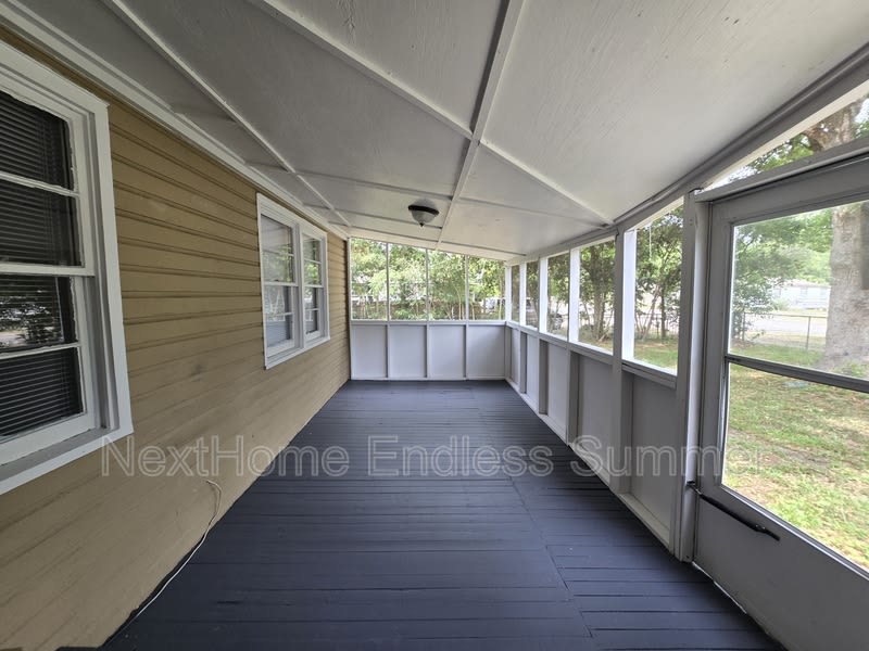 2524 Forest Boulevard – photo 3