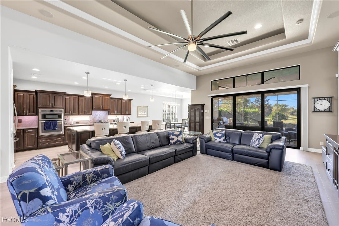 23273 Salinas Way – photo 4