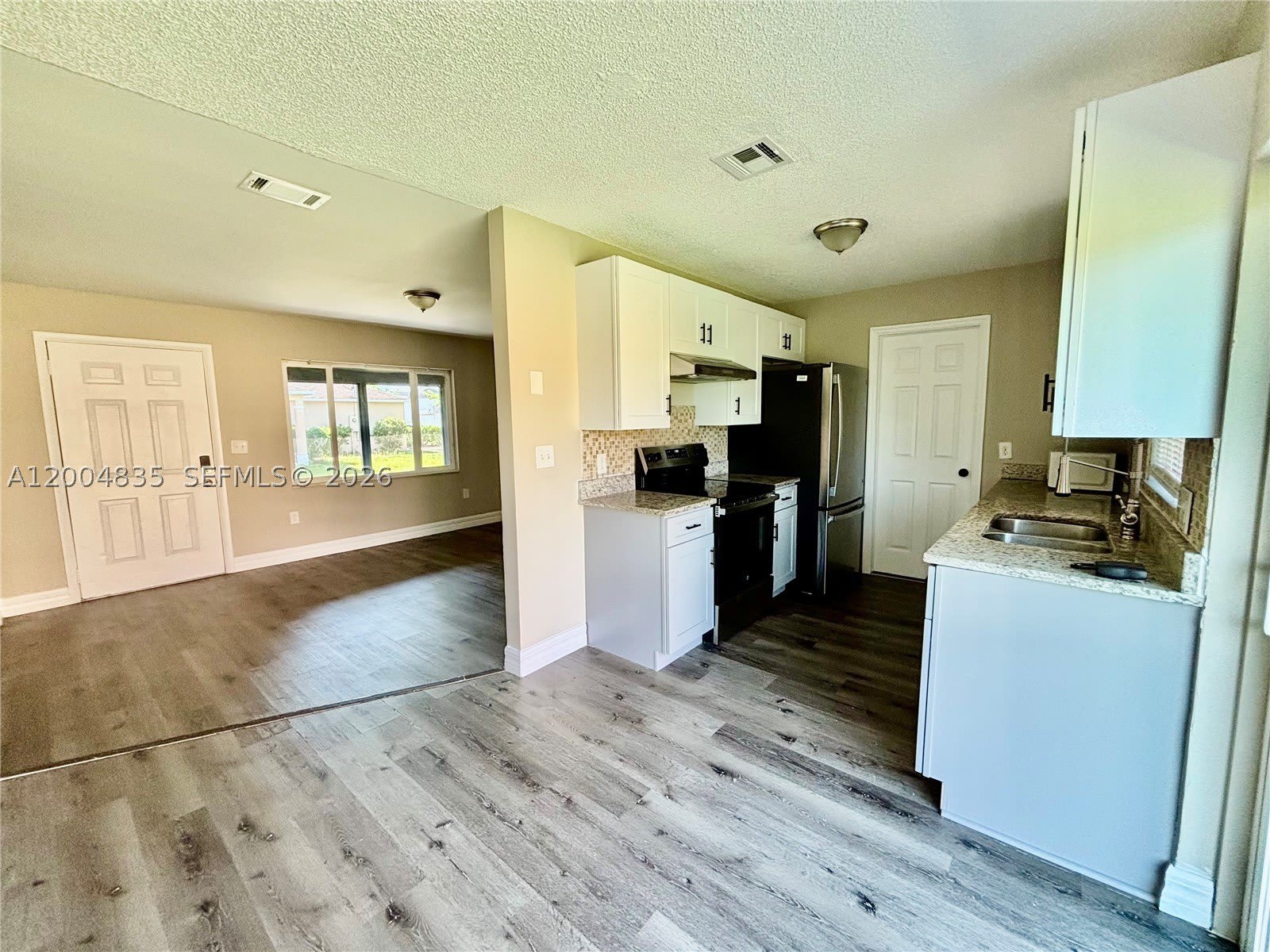 504 Blackbird Lane – photo 1