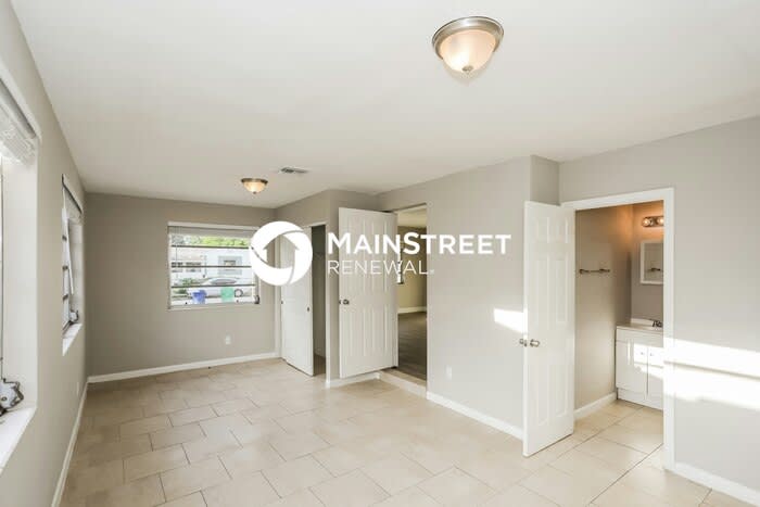 2910 Northwest 70th Terrace – photo 5