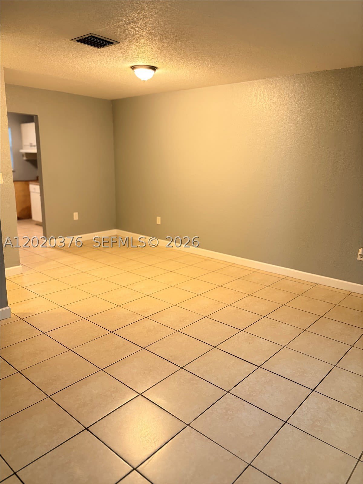 1329 Nw 6 Ave – photo 4