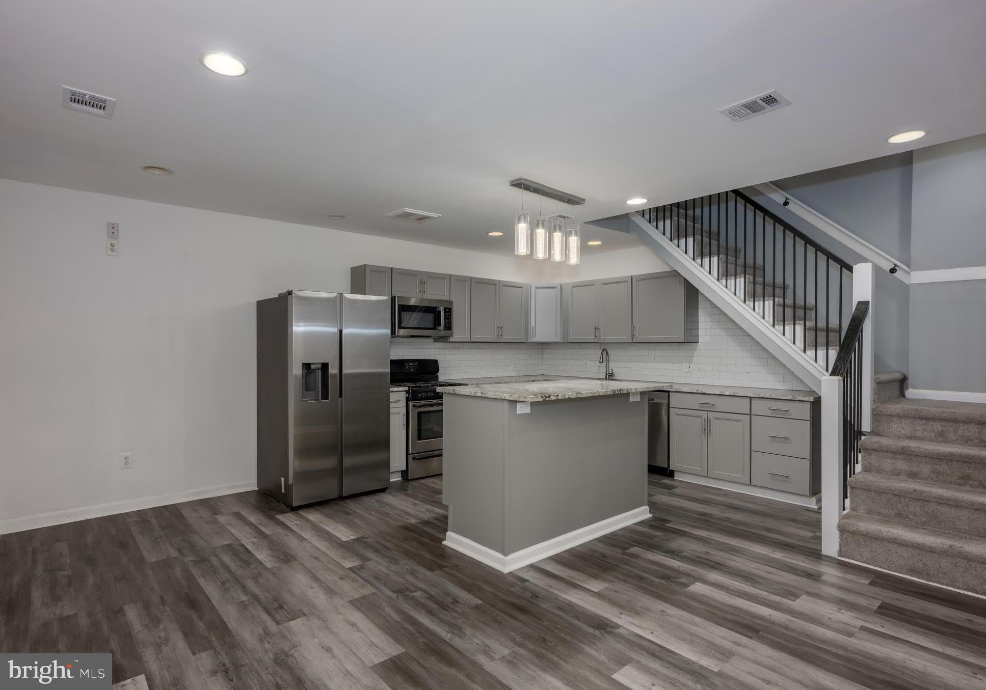 4616 Curtis Avenue – photo 1