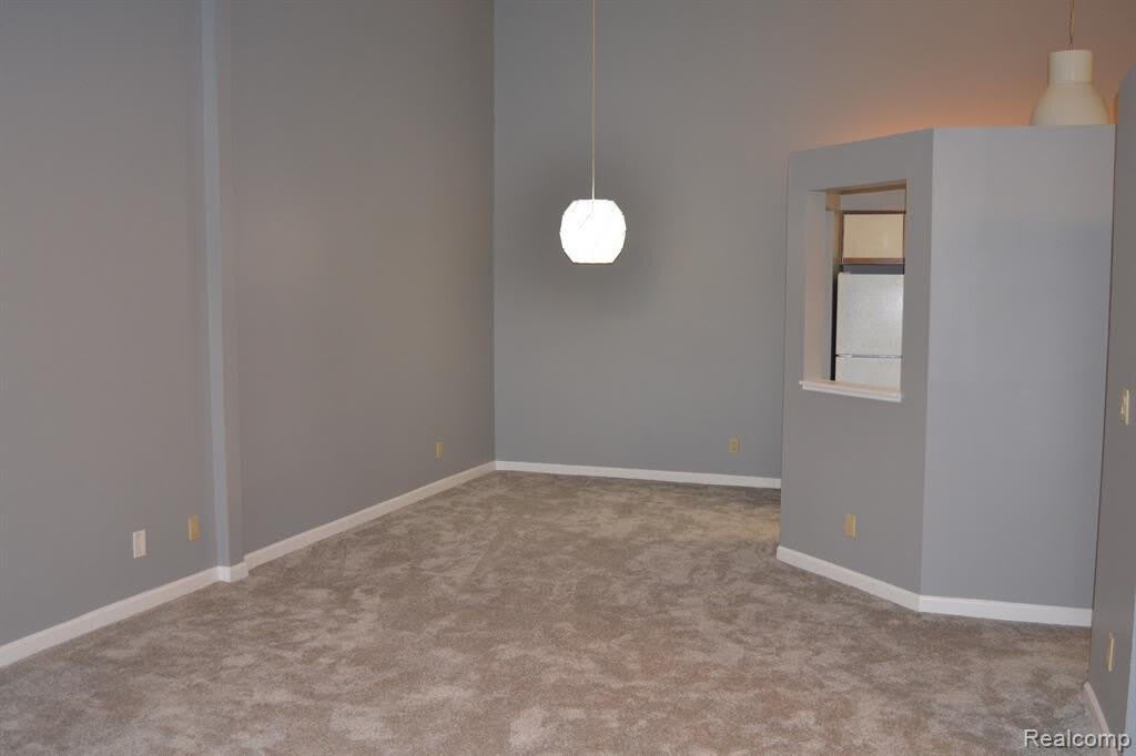 19259 Surrey Lane – photo 3