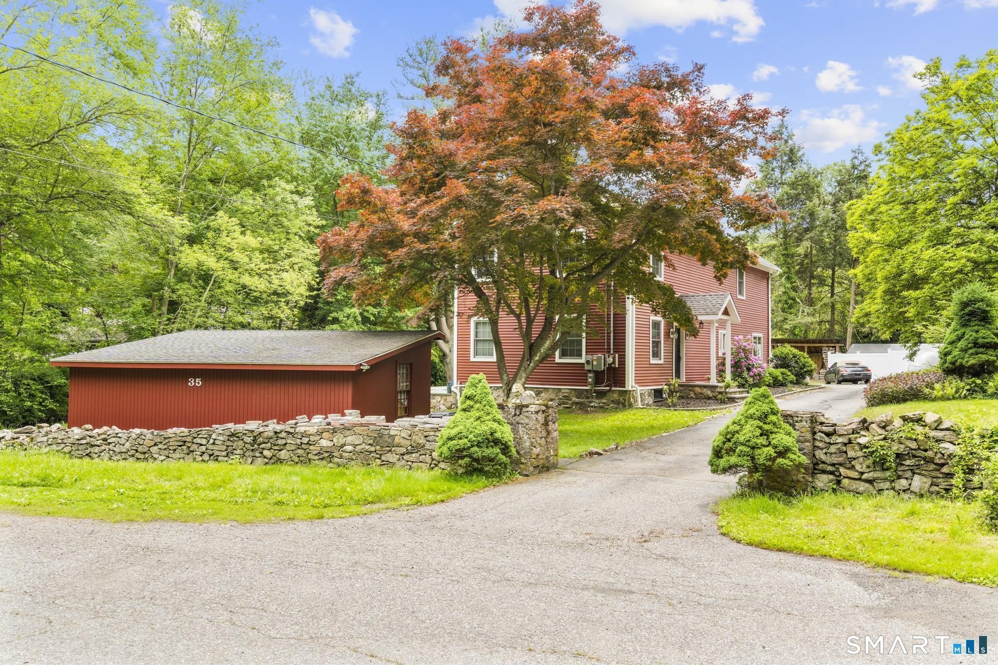 35 Armstrong Road – photo 5