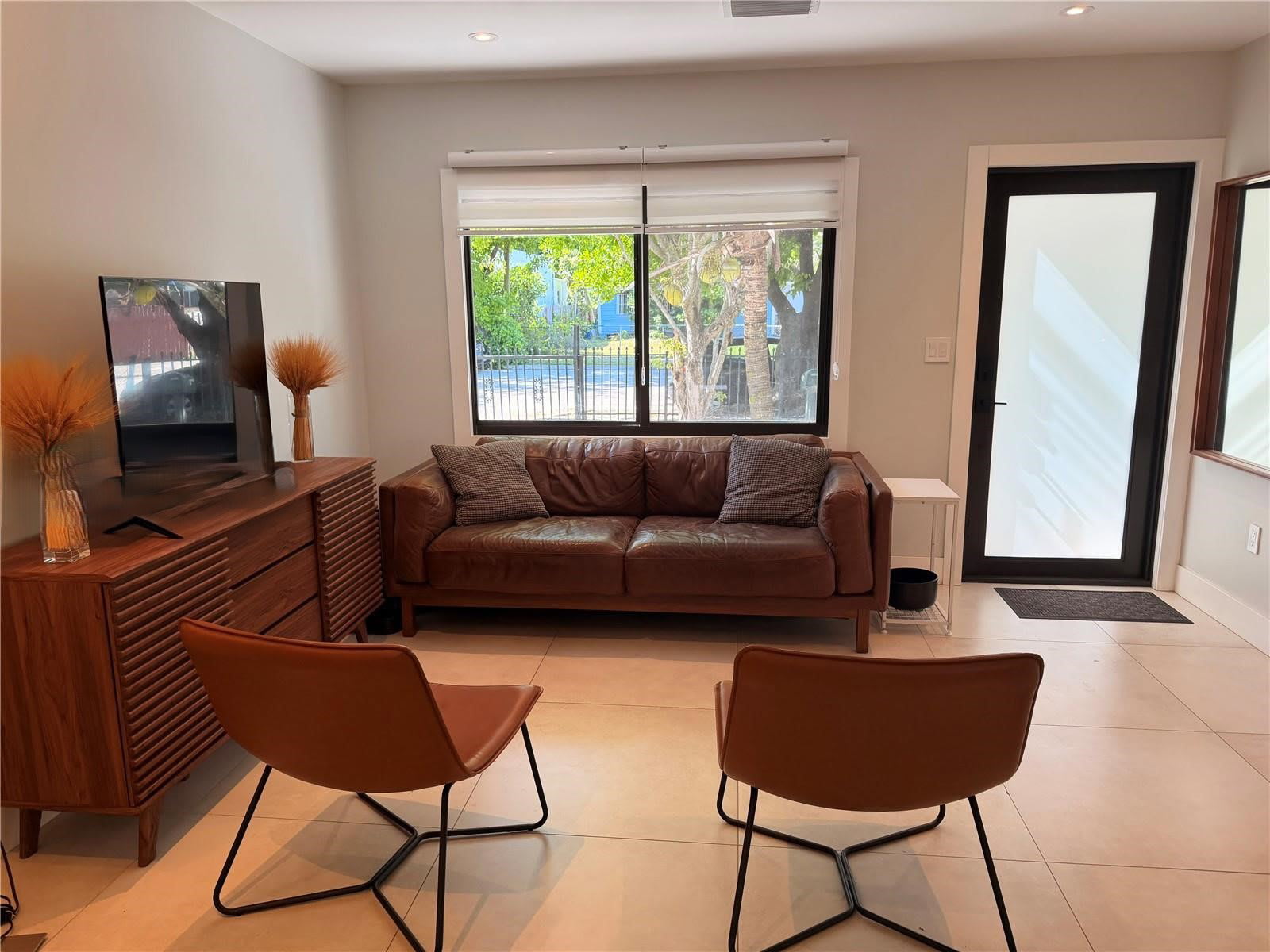 360 Northwest 40th Street – photo 2